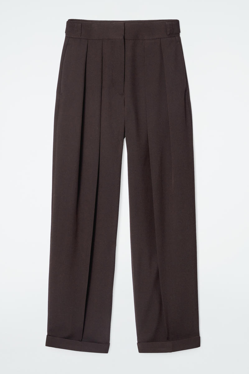 Pleated Wool-Blend Tapered Trousers in Brown