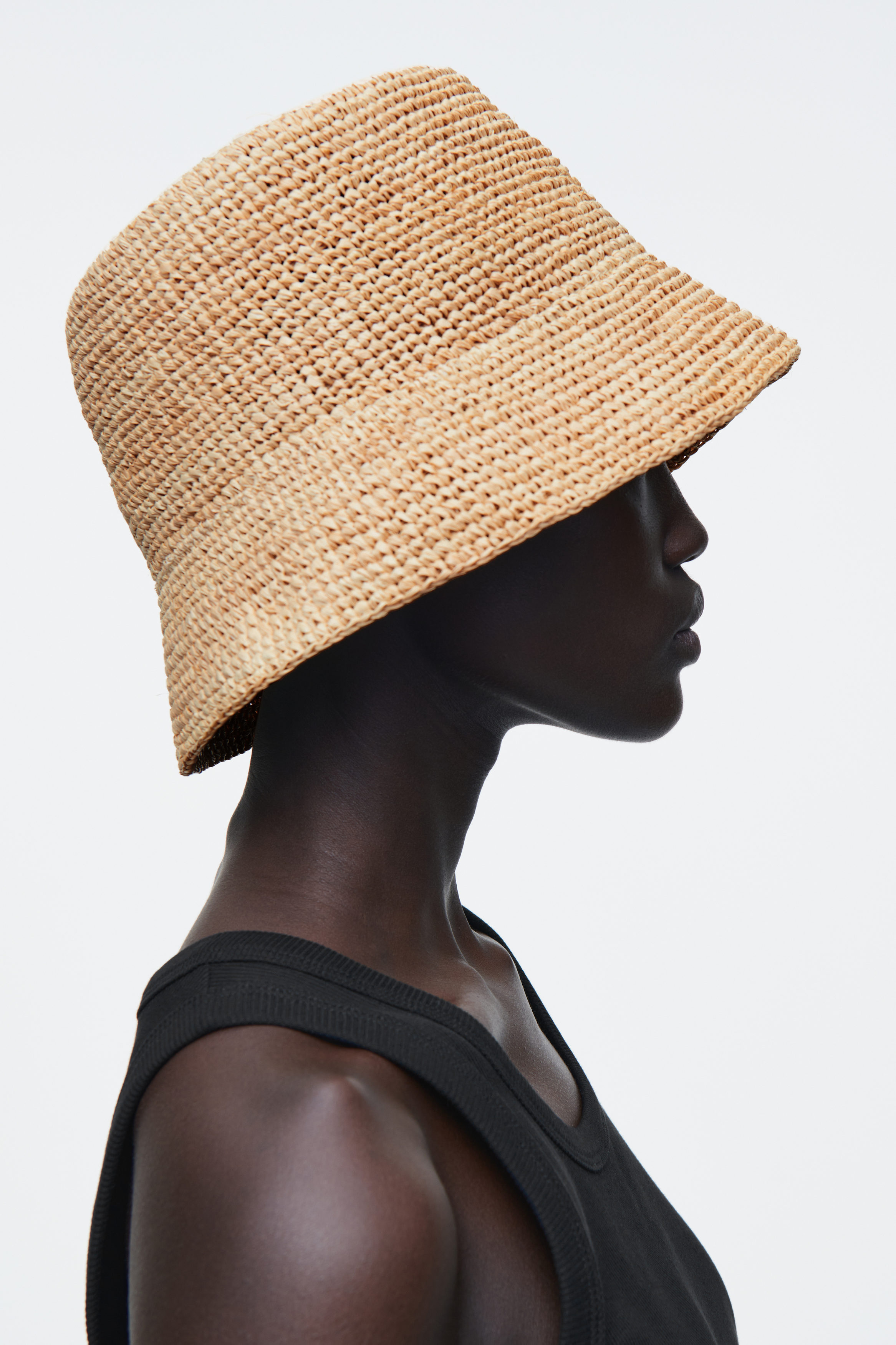 STRAW BUCKET HAT - BEIGE | COS