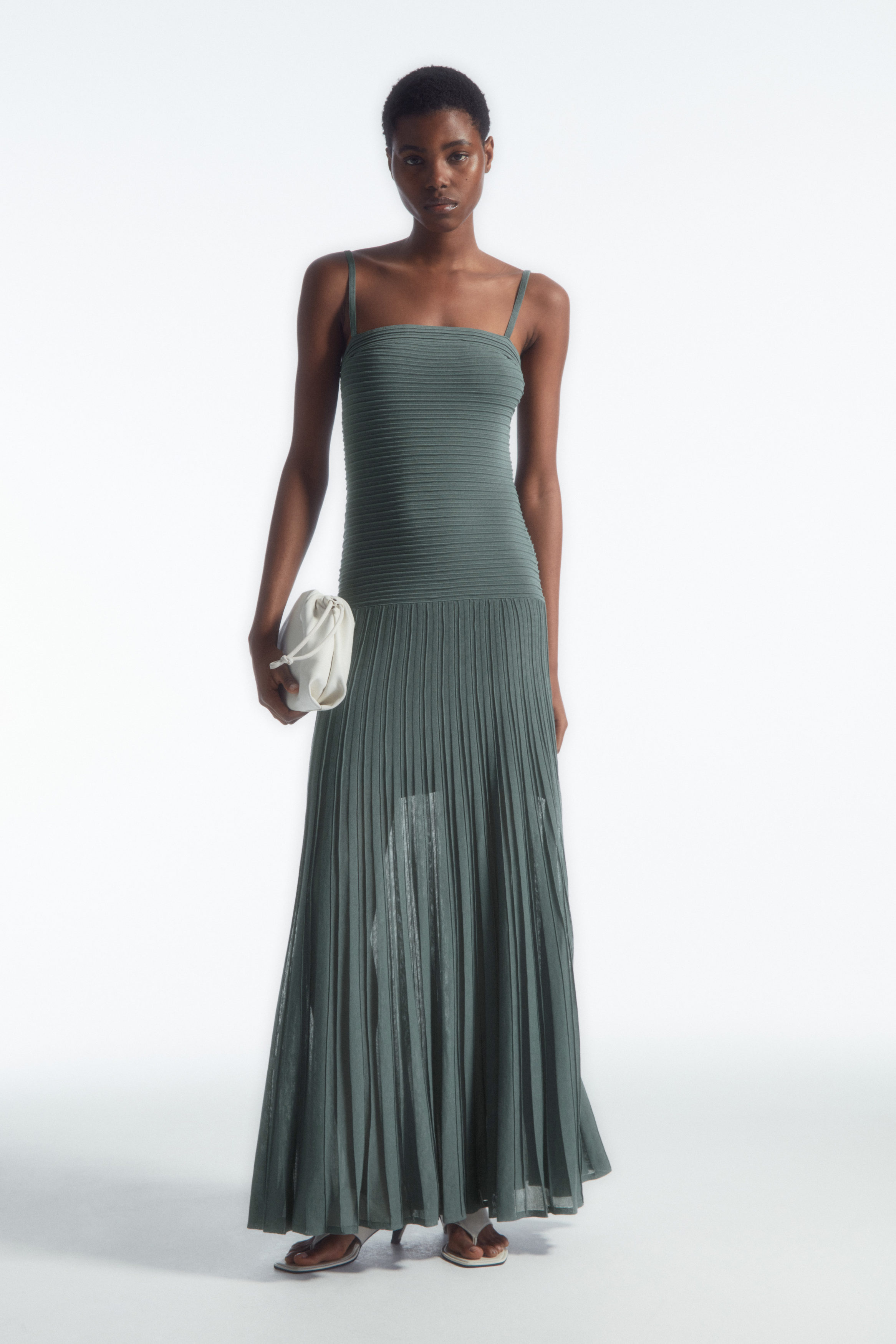 PLEATED KNITTED MAXI DRESS GREEN