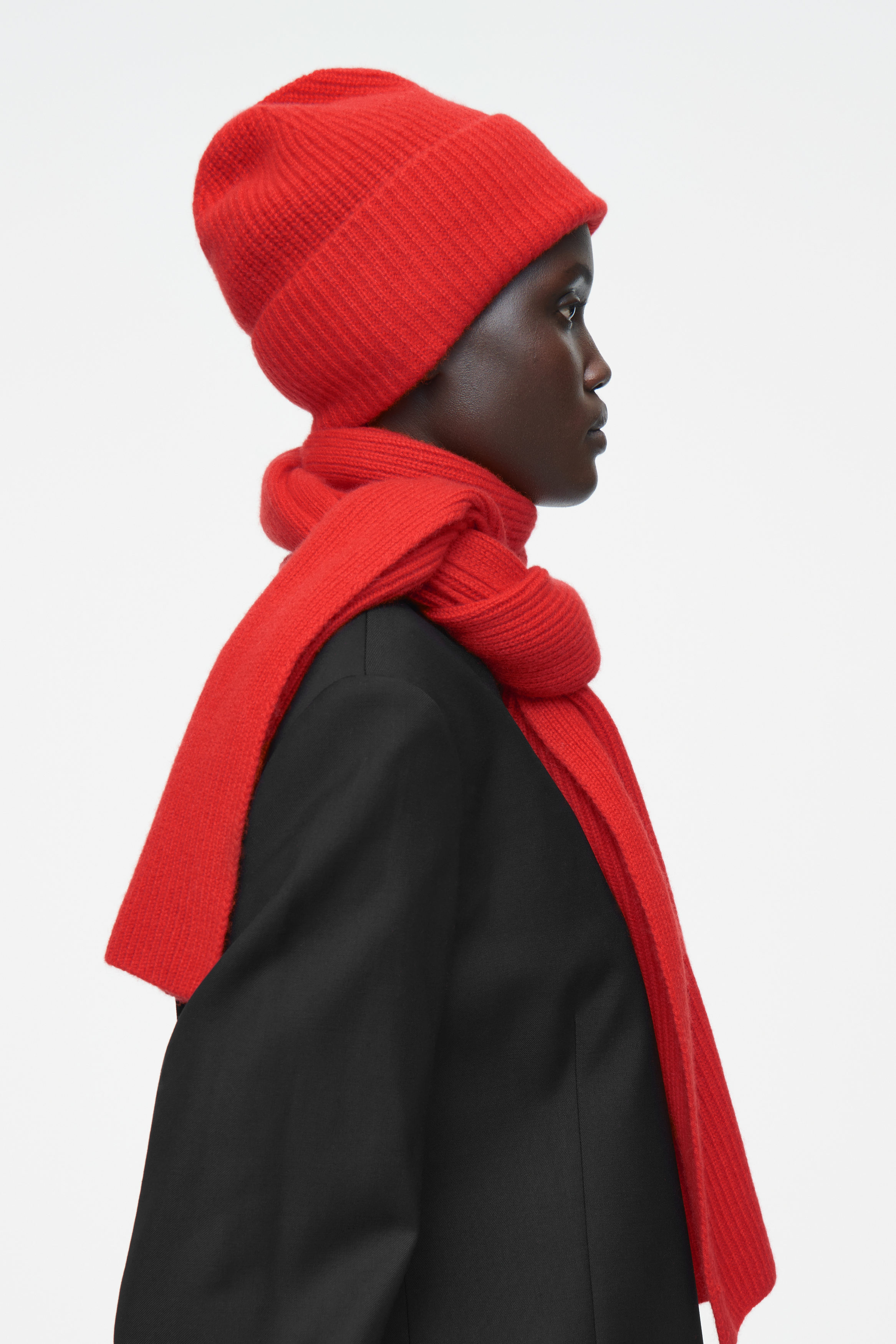 マフラー・ストール HUNTER UNISEX Rib Knit Cashmere Scarf Red HBW0001CNZRED HUNTER UNISEX Rib Knit Cashmere Scarf Red HBW0001CNZRED