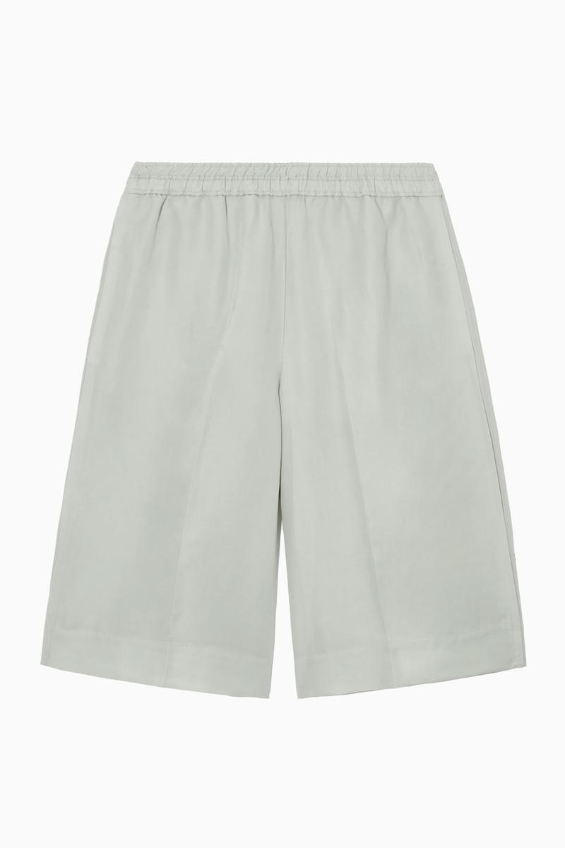 Elasticated Linen-Blend Bermuda Shorts in Green