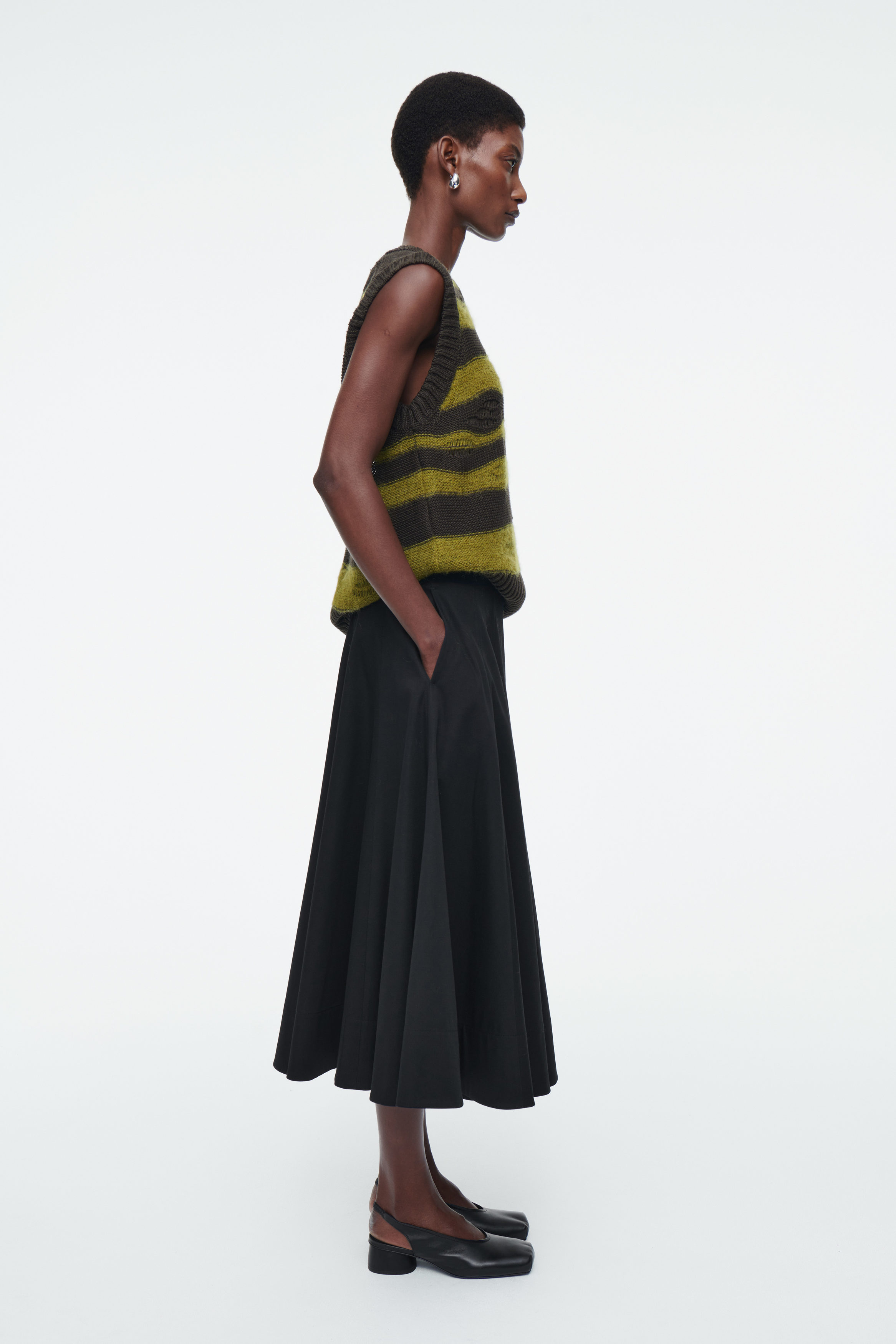 DISTRESSED STRIPED LINEN-BLEND KNITTED VEST - GREEN / STRIPED