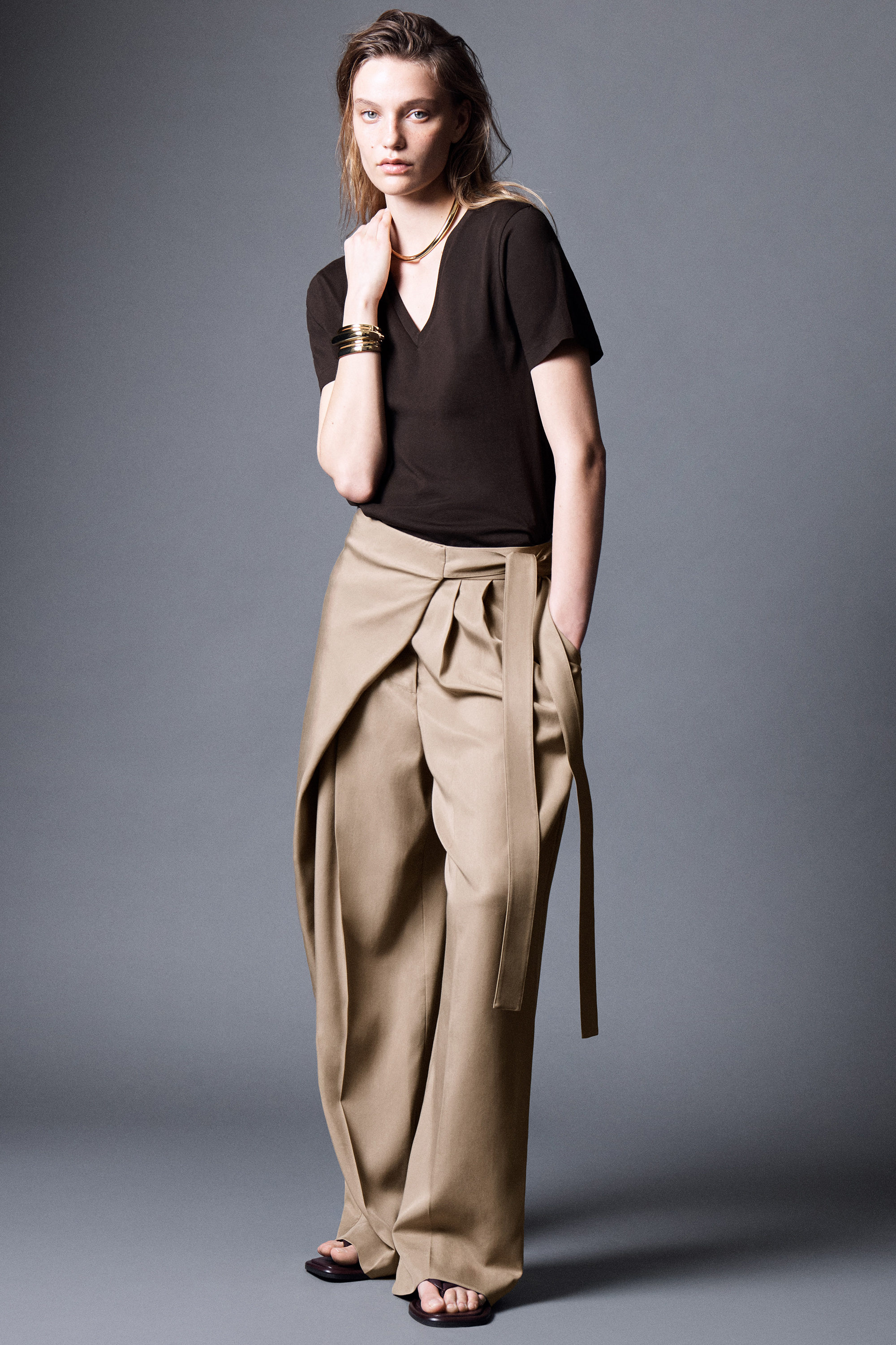 正規完売品　Salsation Wear V-Tshirt DARK BROWN 正規完売 Salsation Wear V-Tshirt DARK BROWN V Neck T-shirt