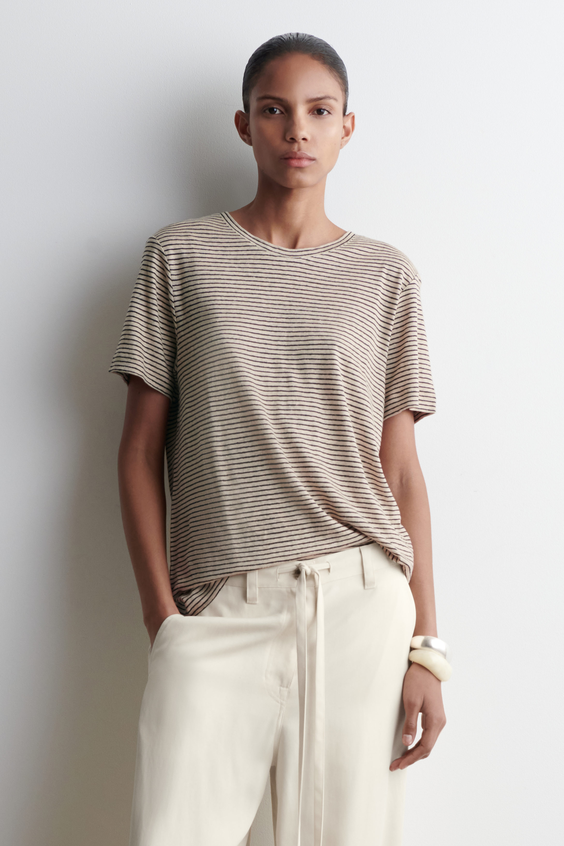 CREW-NECK LINEN T-SHIRT - UNDYED / STRIPED | COS