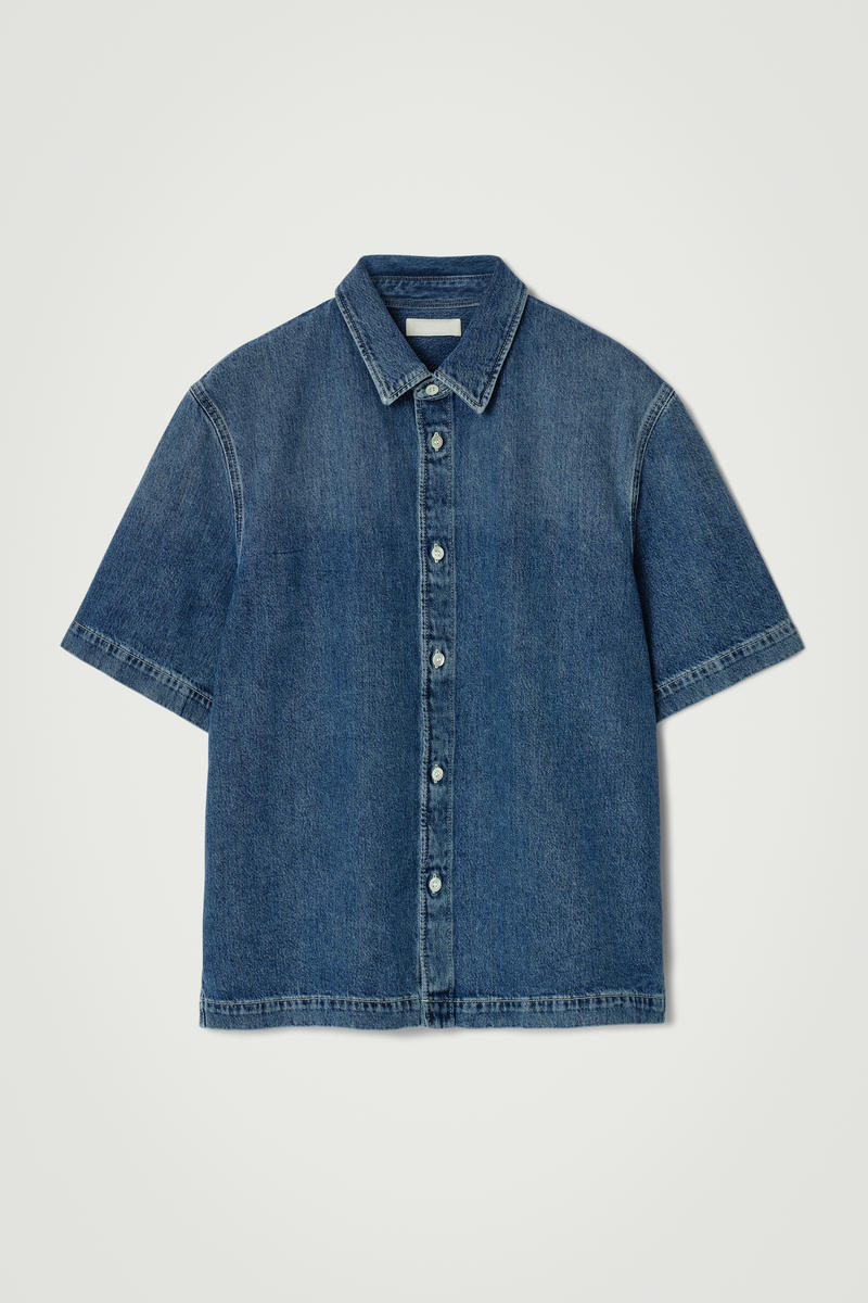 Lightweight Short-Sleeved Denim Shirt in Blue