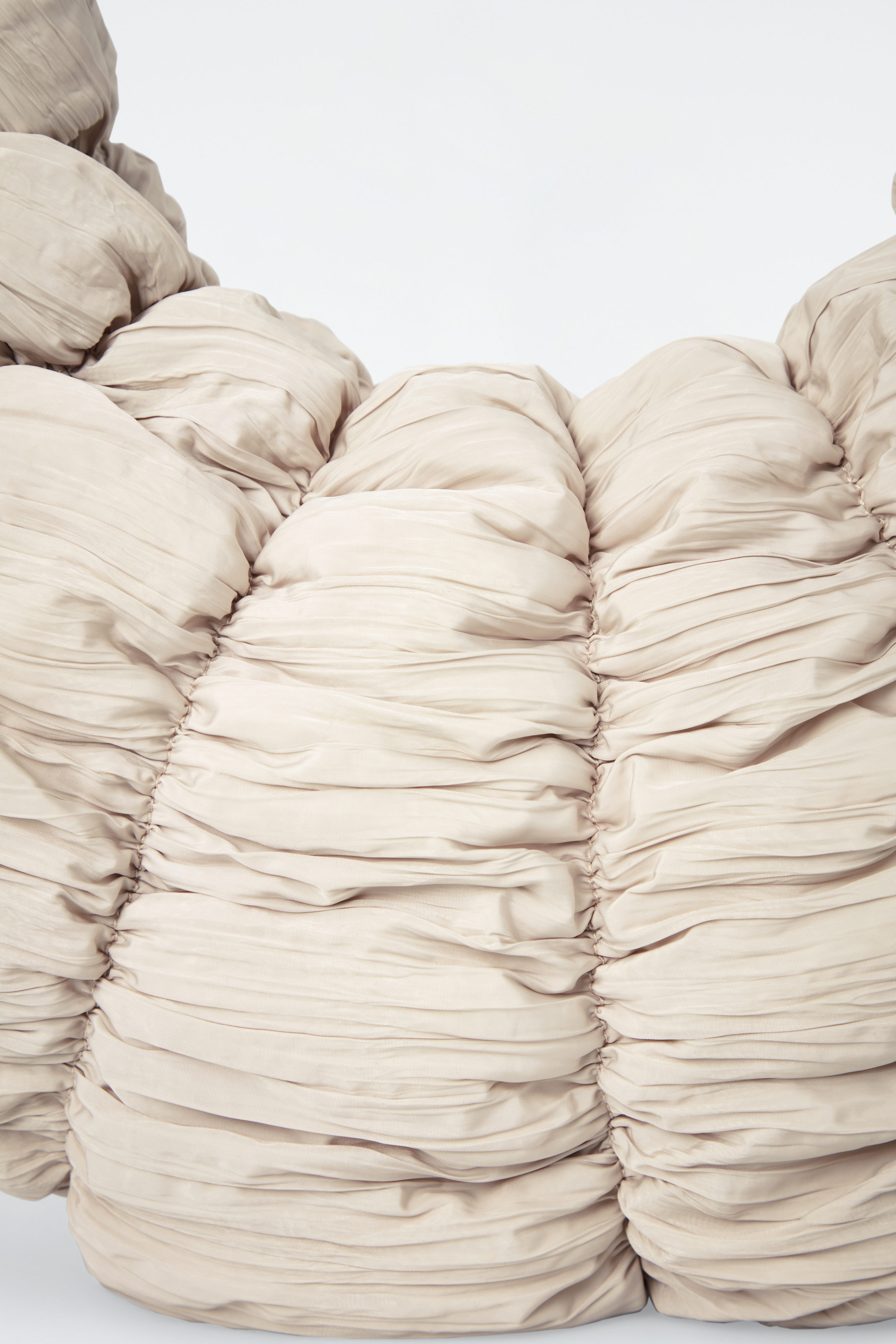 COS RIPPLE クロスボディーバッグ　ナイロン COS Ripple Crossbody - Nylon in White | Lyst