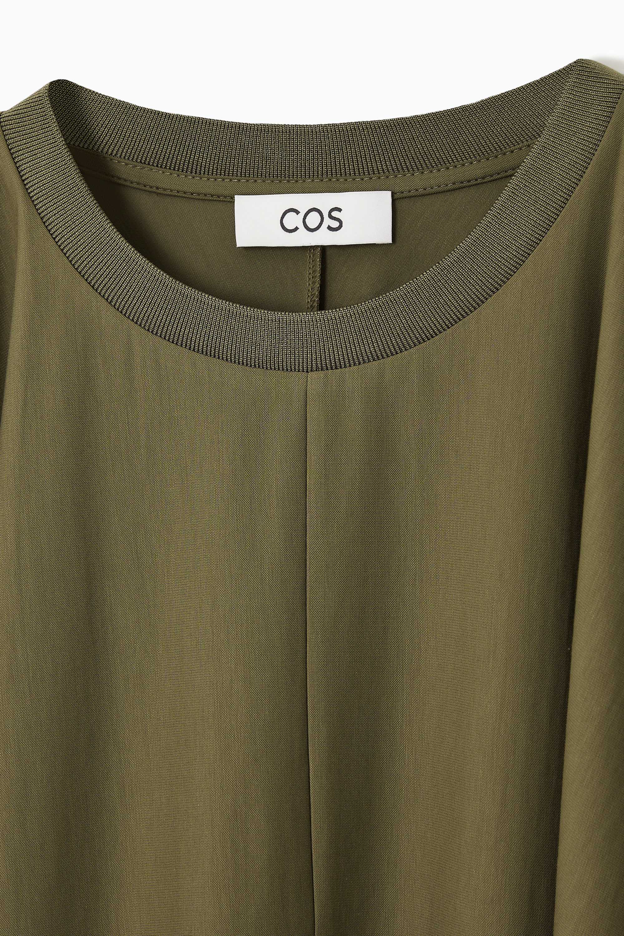 SUKIENKA T-SHIRTOWA Z RĘKAWEM TYPU NIETOPERZ - ZIELEŃ KHAKI