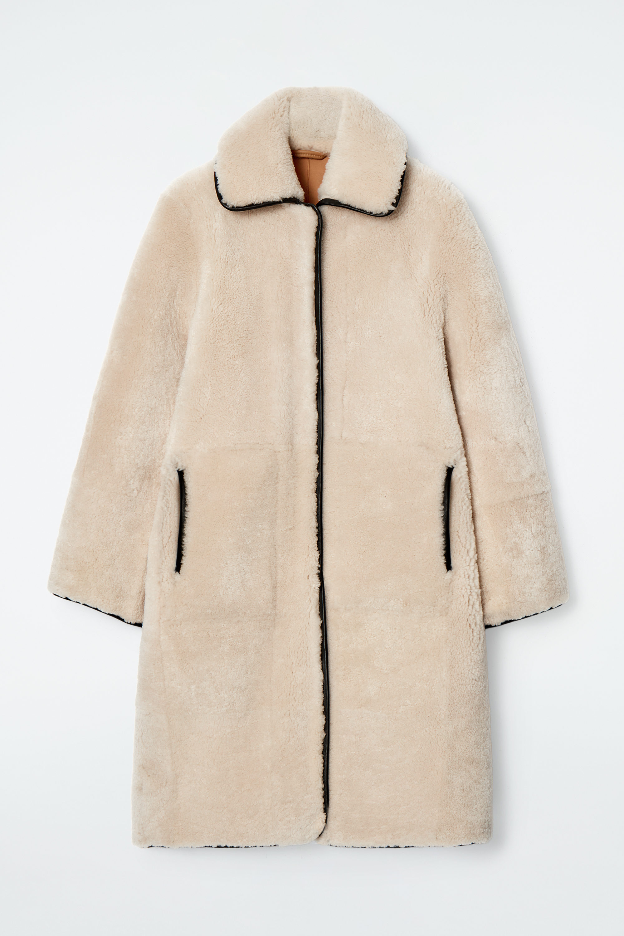 LEATHER-TRIMMED SHEARLING COAT - CREAM | COS