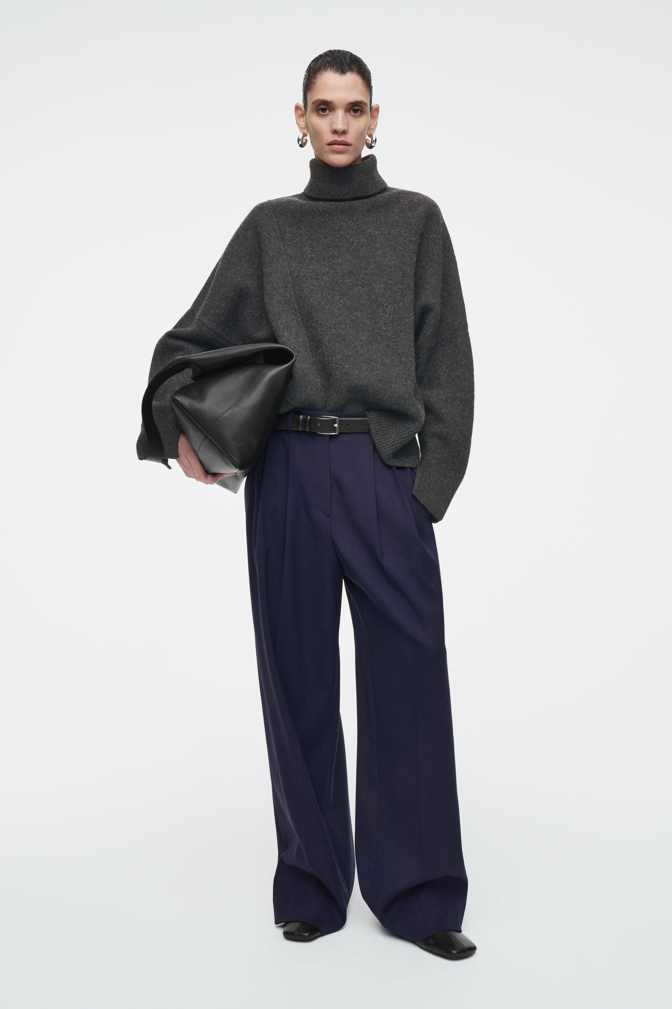 RELAXED TAILORED WOOL WIDE-LEG PANTS - NAVY | COS