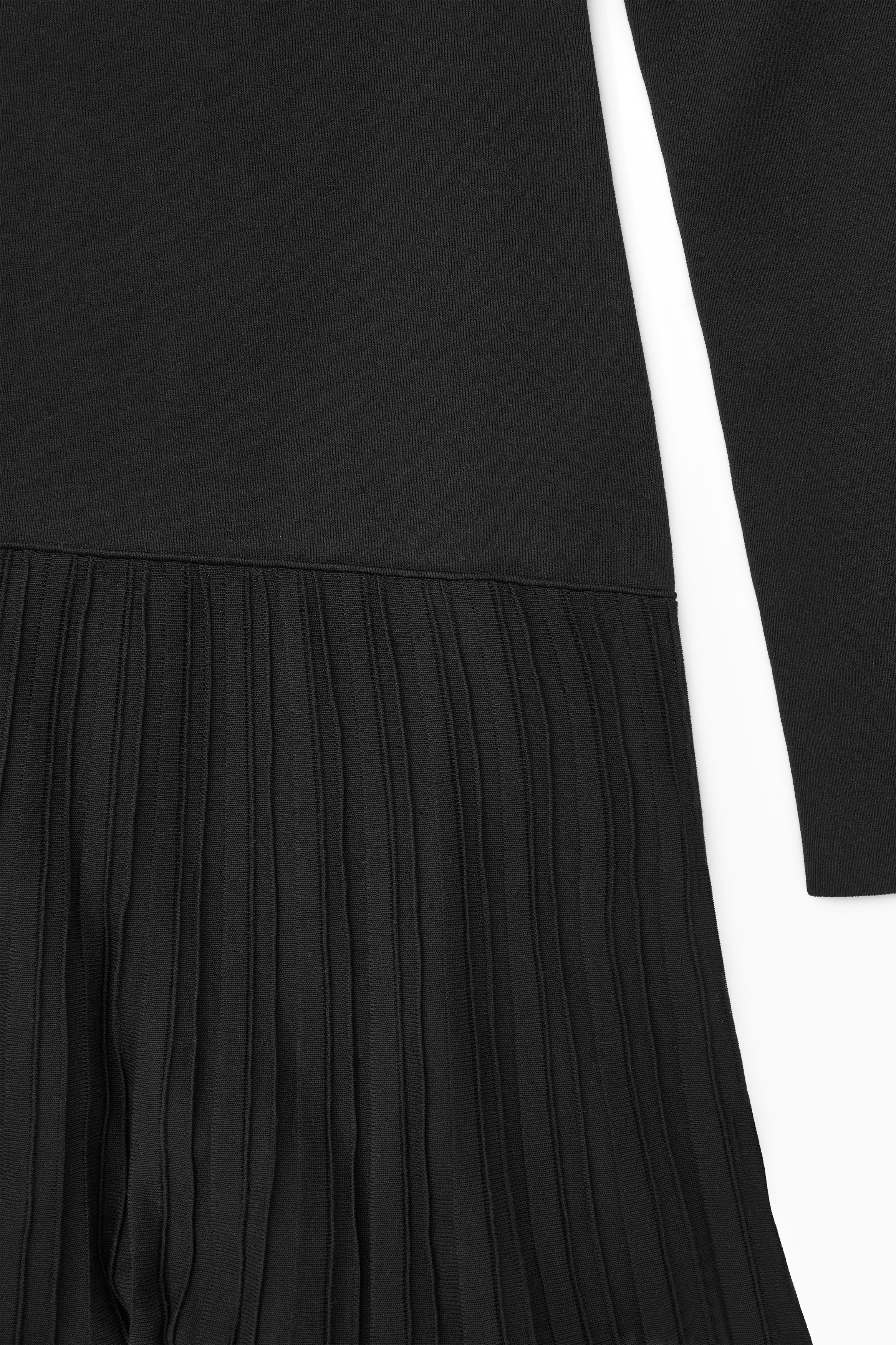 PLEATED KNITTED TURTLENECK MAXI DRESS - BLACK | COS NO