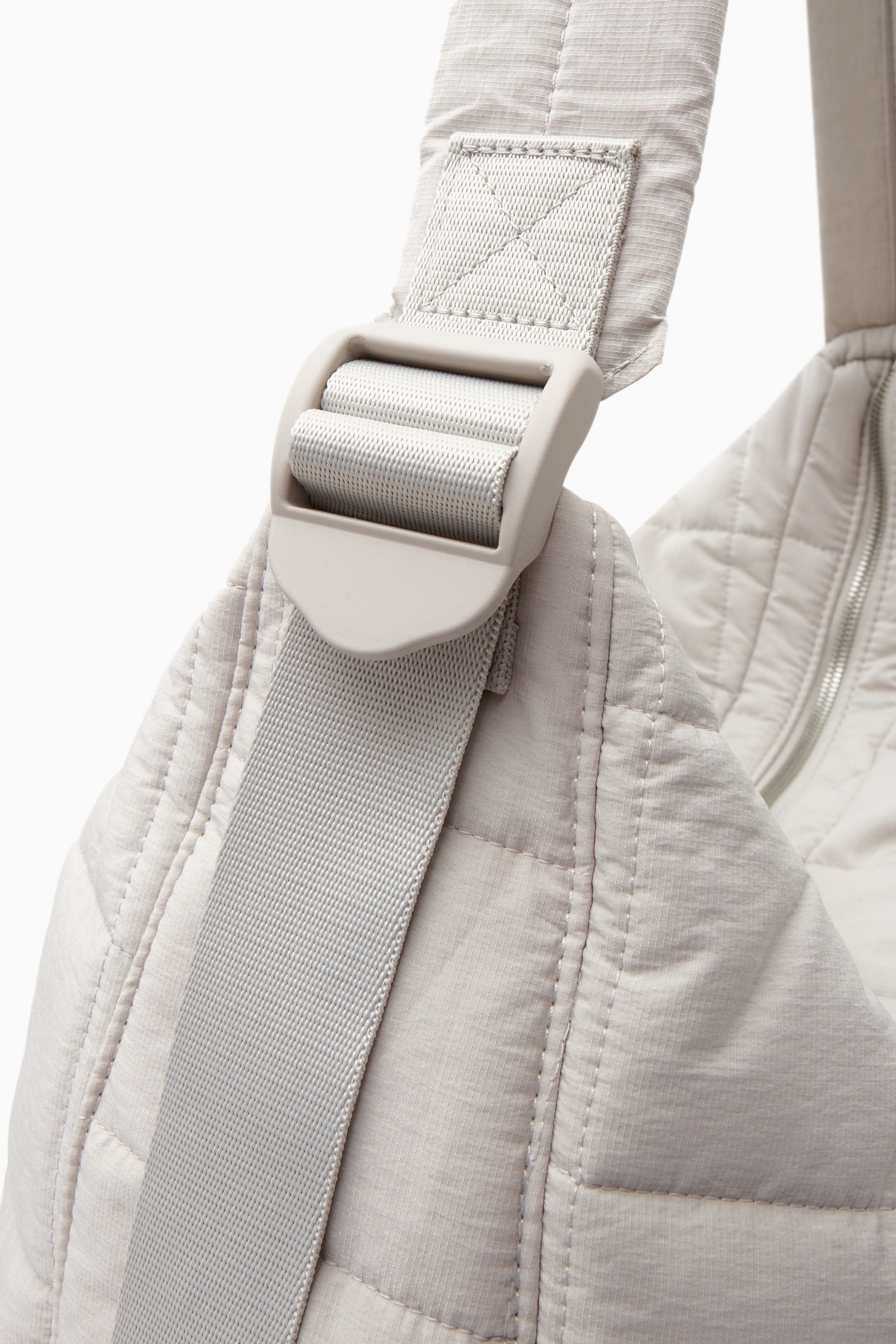 QUILTED MESSENGER - RIPSTOP - BLACK | COS