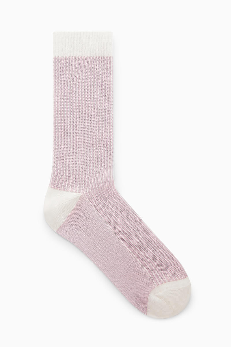 COS Gestreifte Rippstrick-Socken