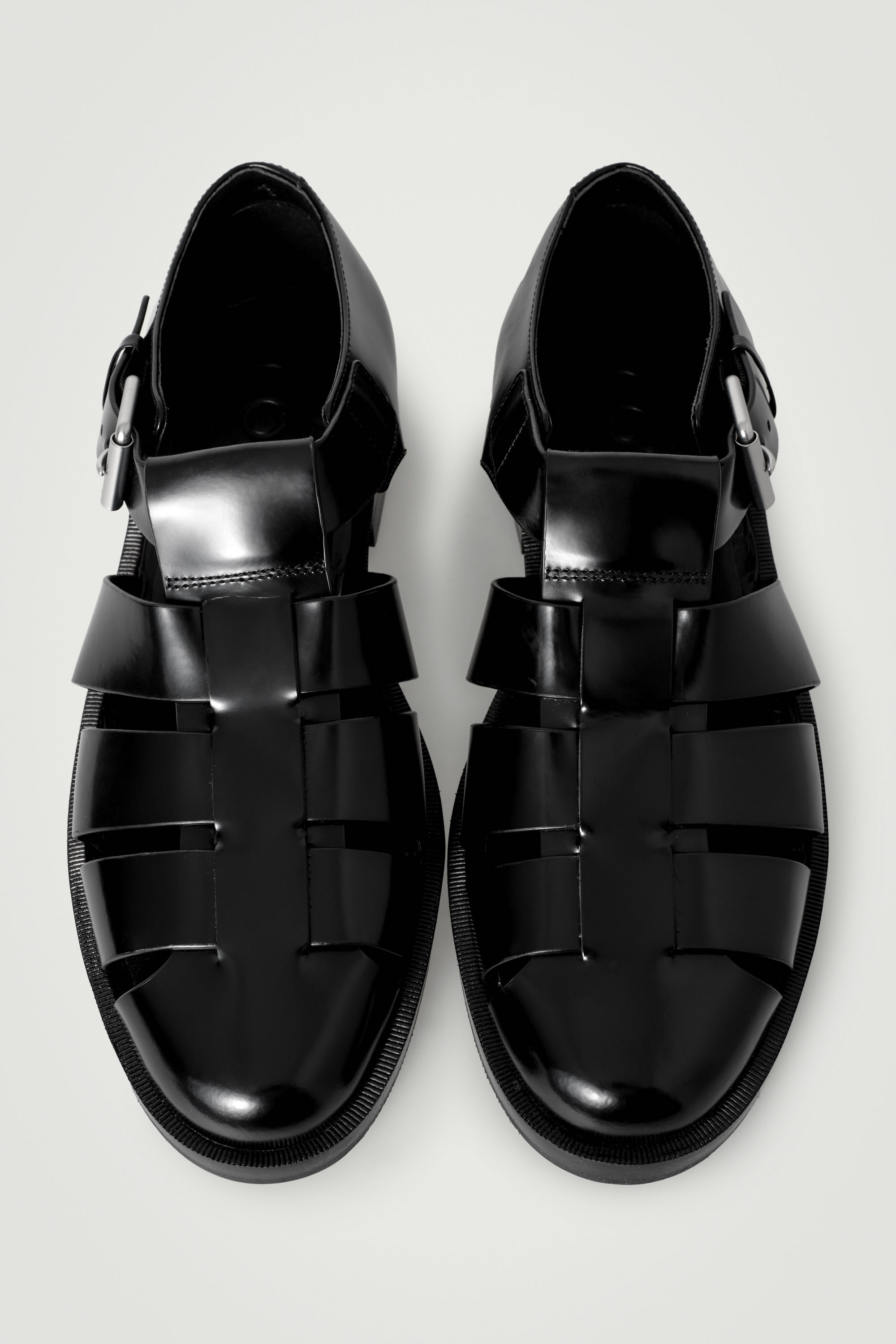 LEATHER FISHERMAN SANDALS - BLACK | COS