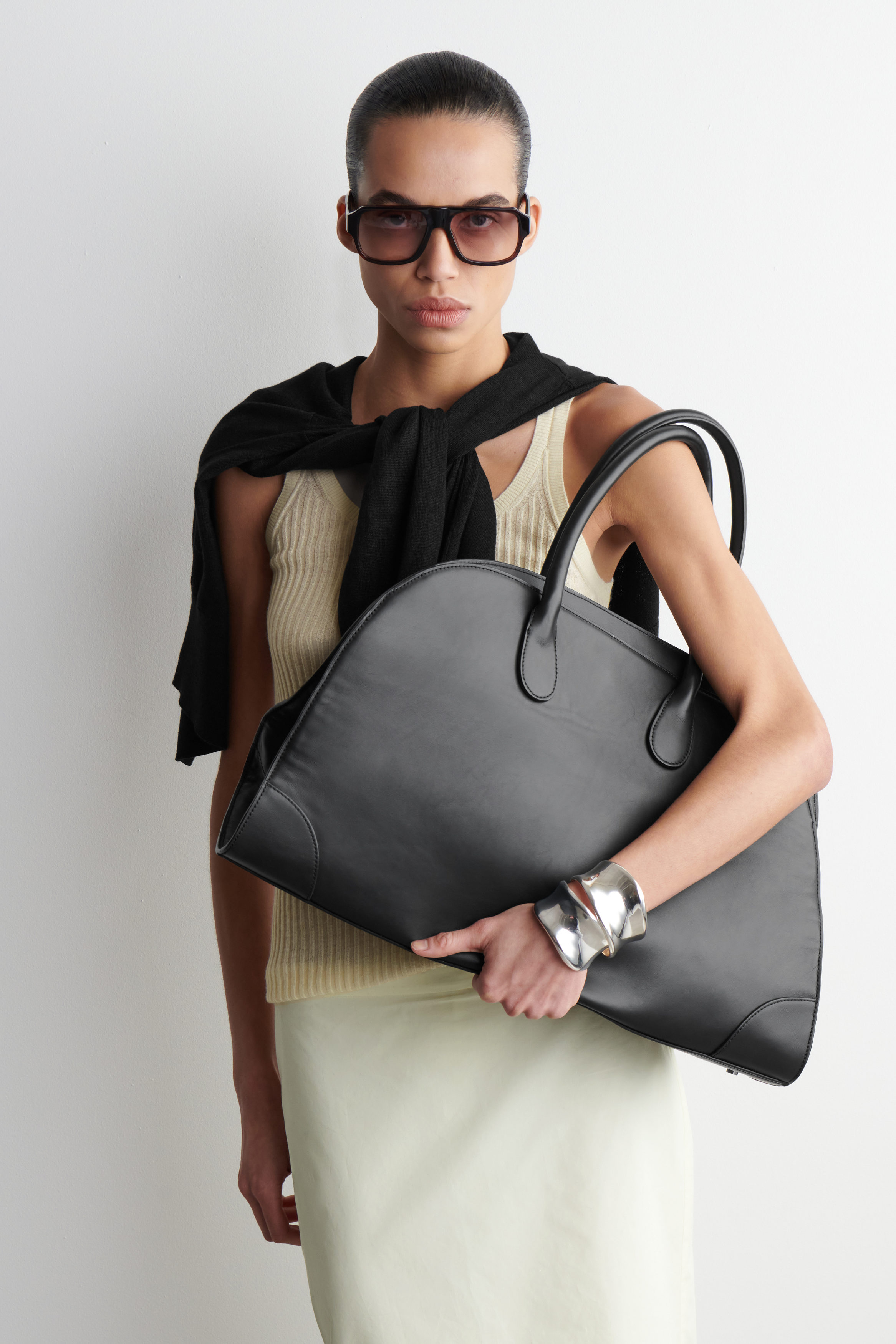 【ESC STUDIO】25SS★ lettering bowling bag MINI STUDIO BOWLING BAG - SUEDE - SAND | COS