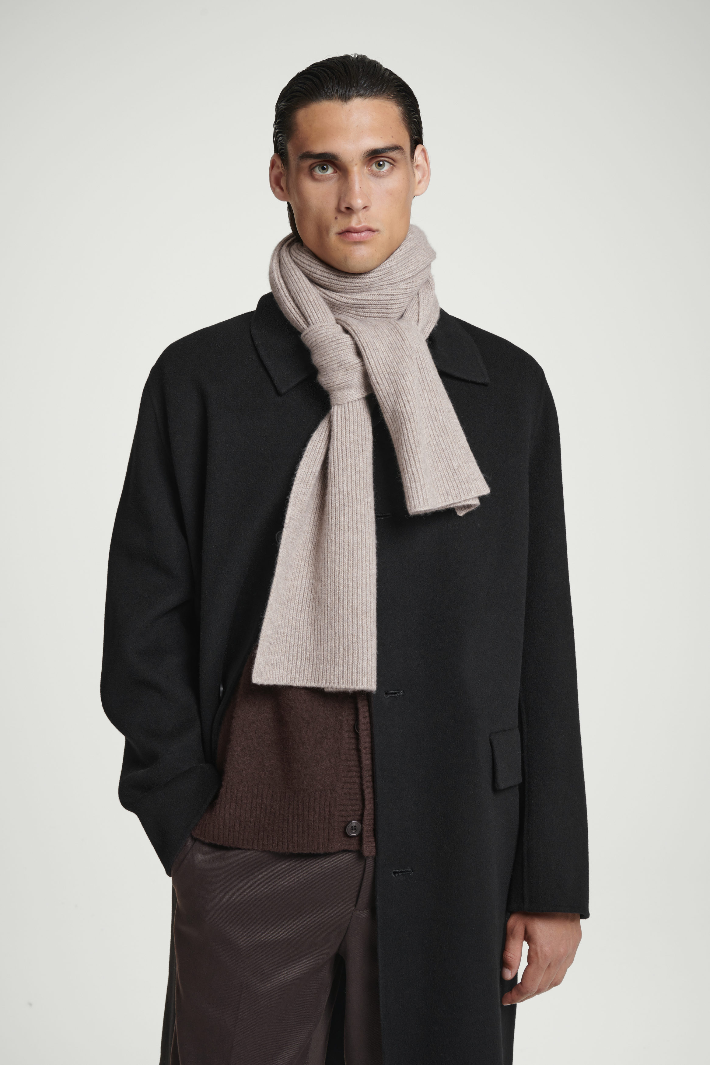 RIBBED WOOL AND CASHMERE SCARF - BEIGE