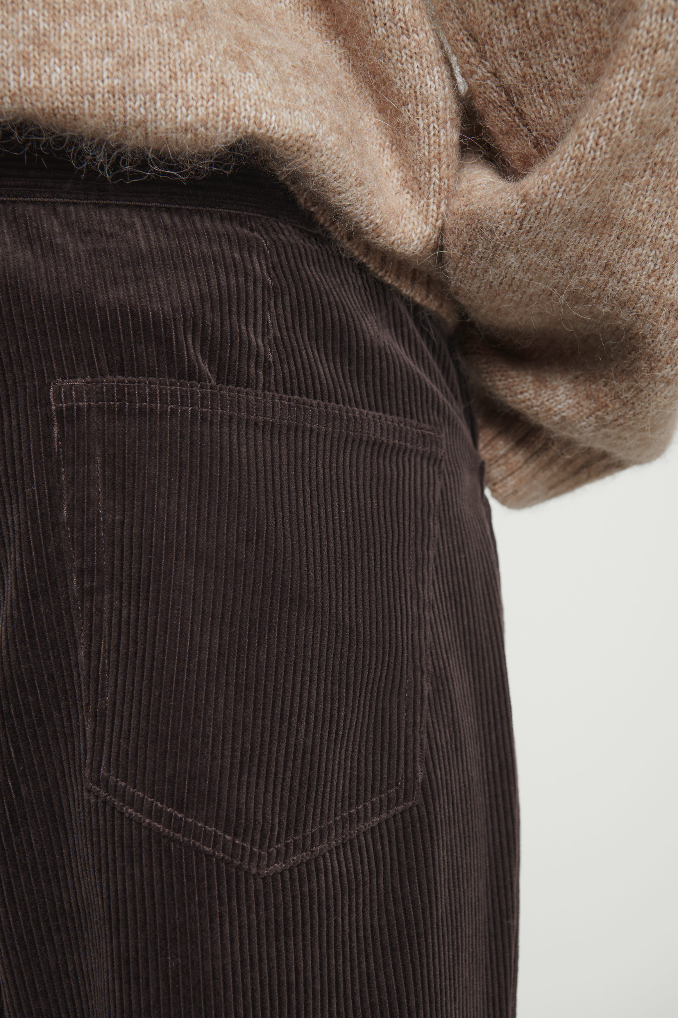 SIGNATURE CORDUROY STRAIGHT-LEG JEANS - DARK BROWN