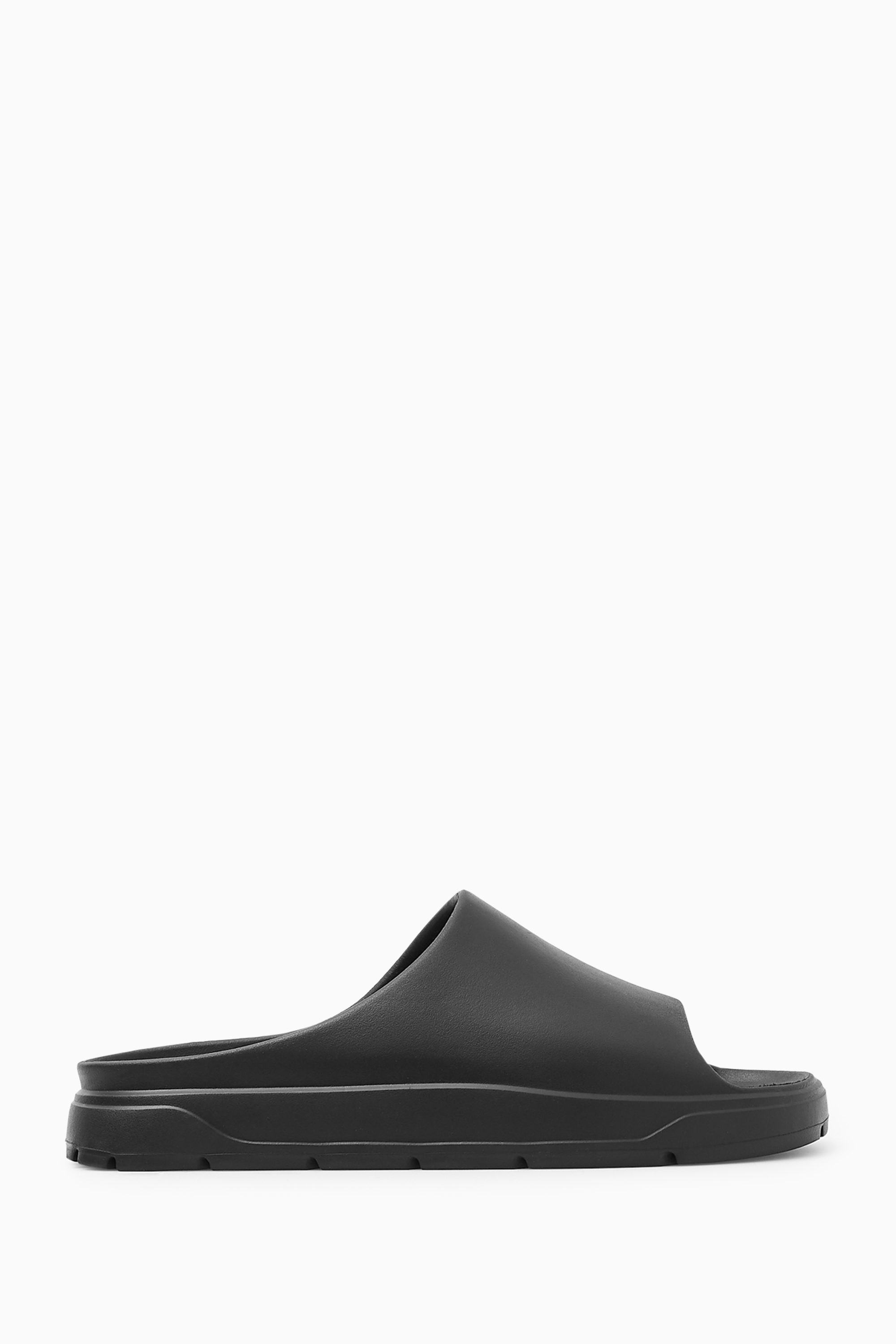 CHUNKY SLIDES - BLACK | COS