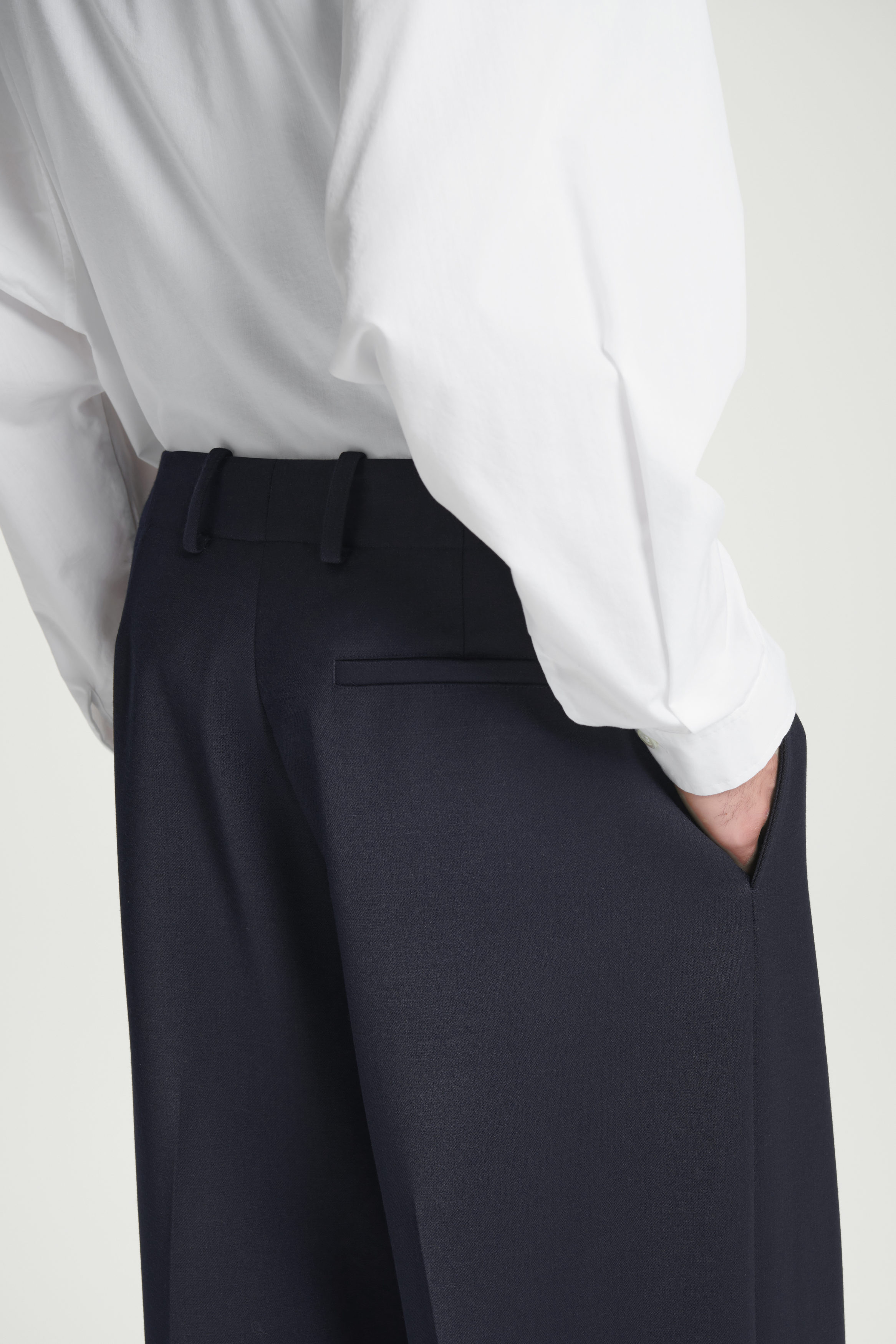 ボトムスその他 Department 5 Navy blue wool-blend trousers DEPARTMENT 5 Navy blue wool-blend trousers | TheDoubleF