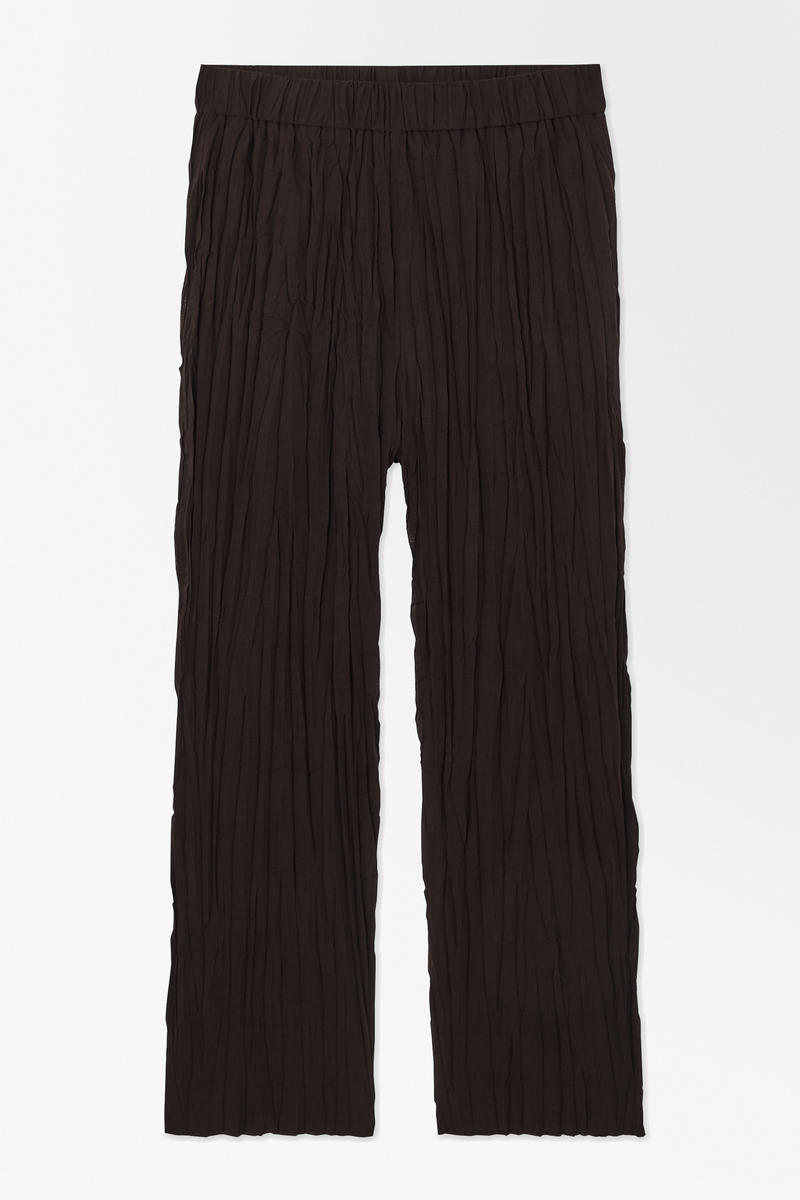 The Crinkled Barrel-Leg Trousers in Brown