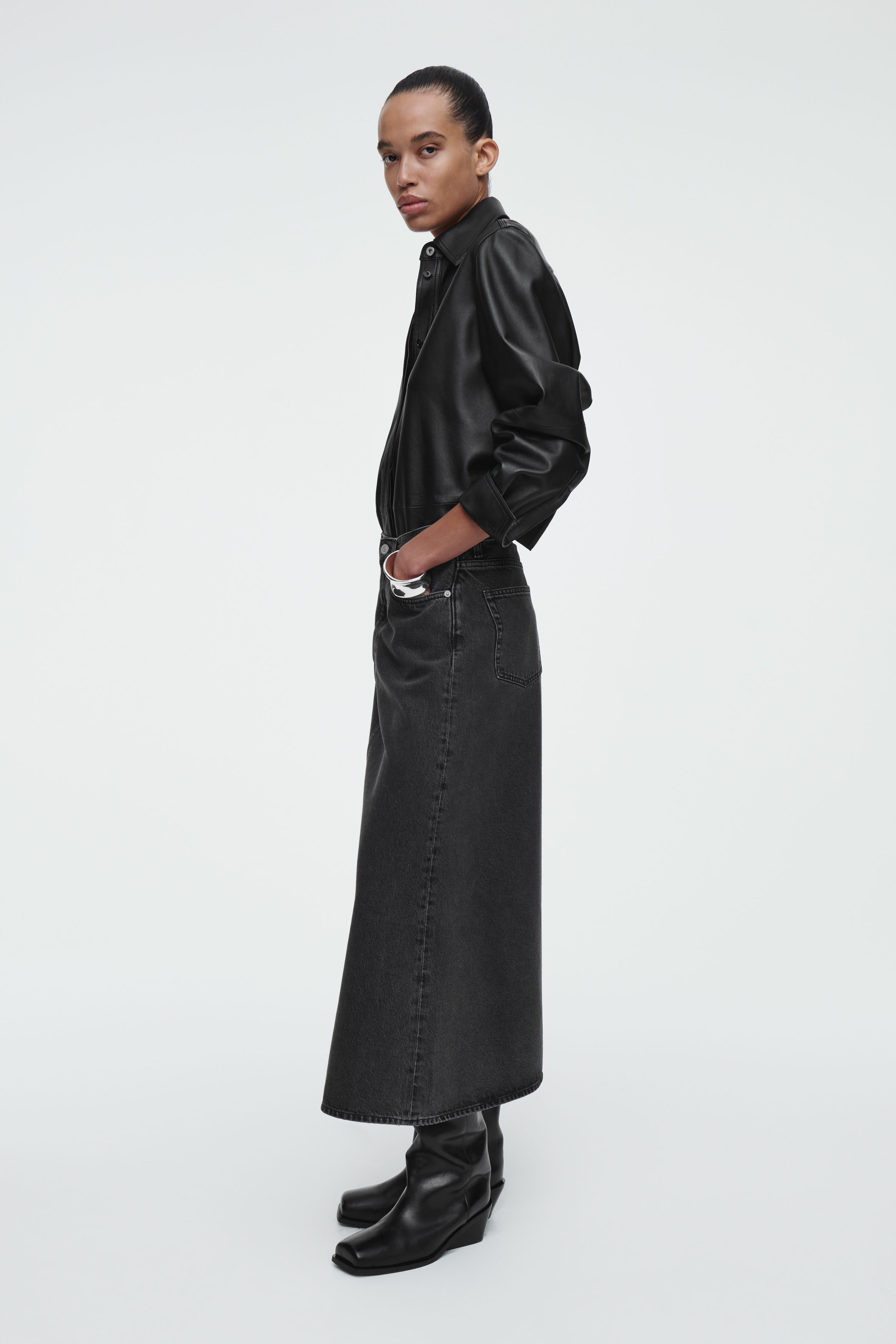 スカート Courreges Black denim midi skirt A-LINE DENIM MIDI SKIRT - BLACK | COS