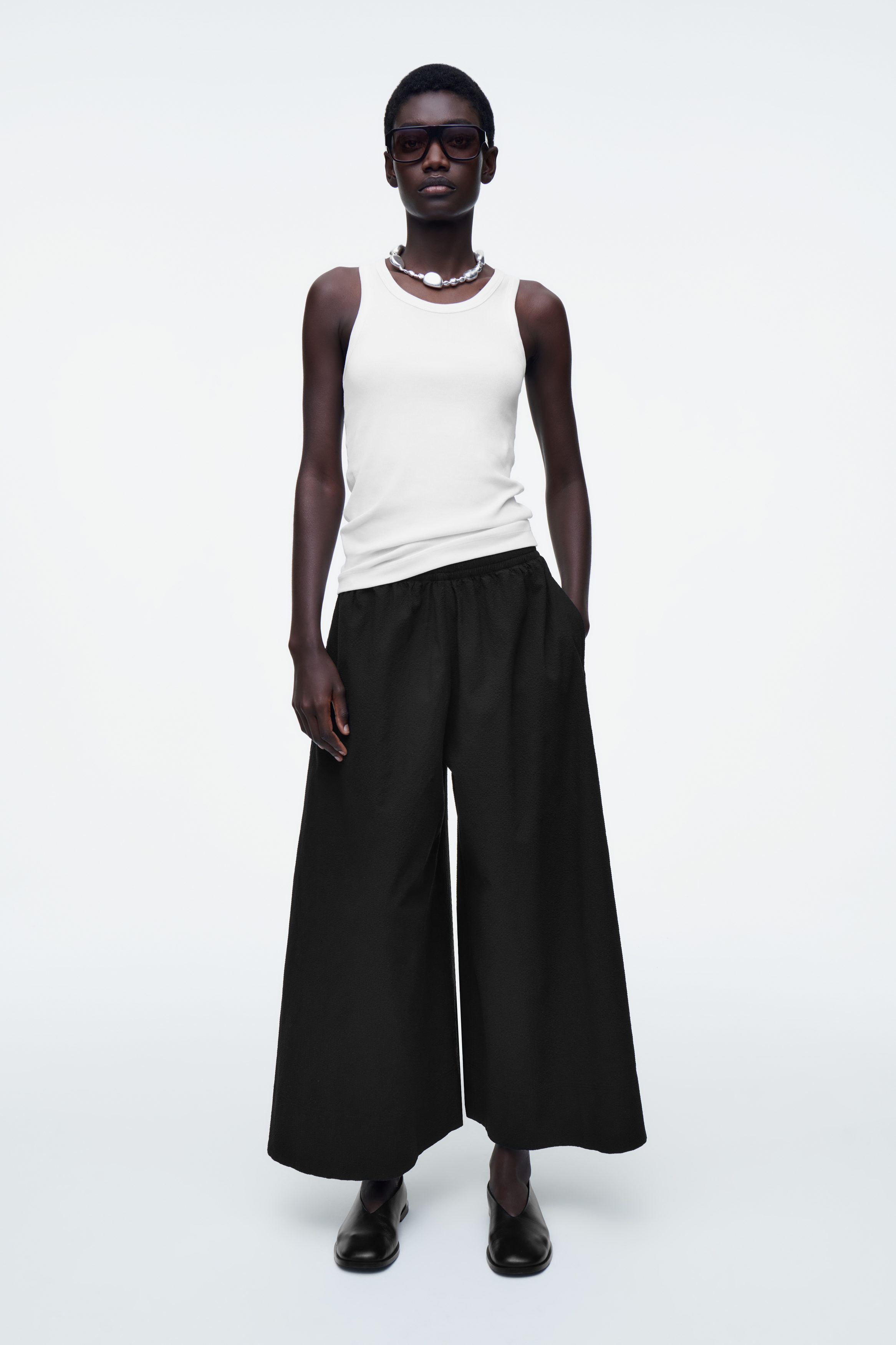 SEERSUCKER CULOTTES - BLACK | COS