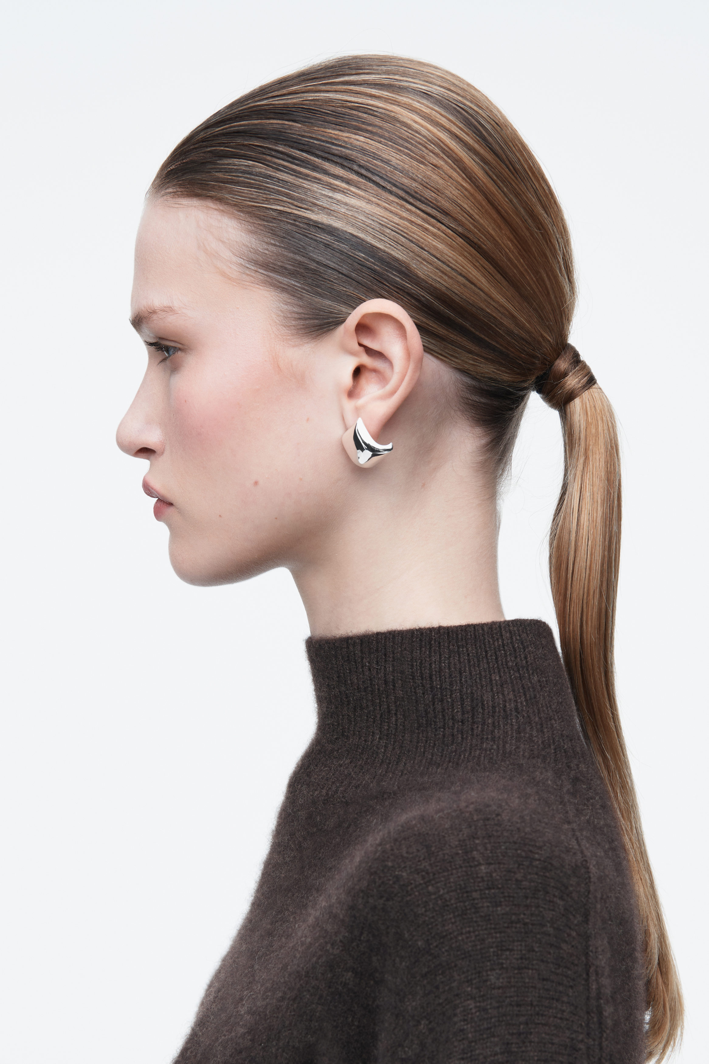 MISMATCHED STUD EARRINGS - BLACK | COS