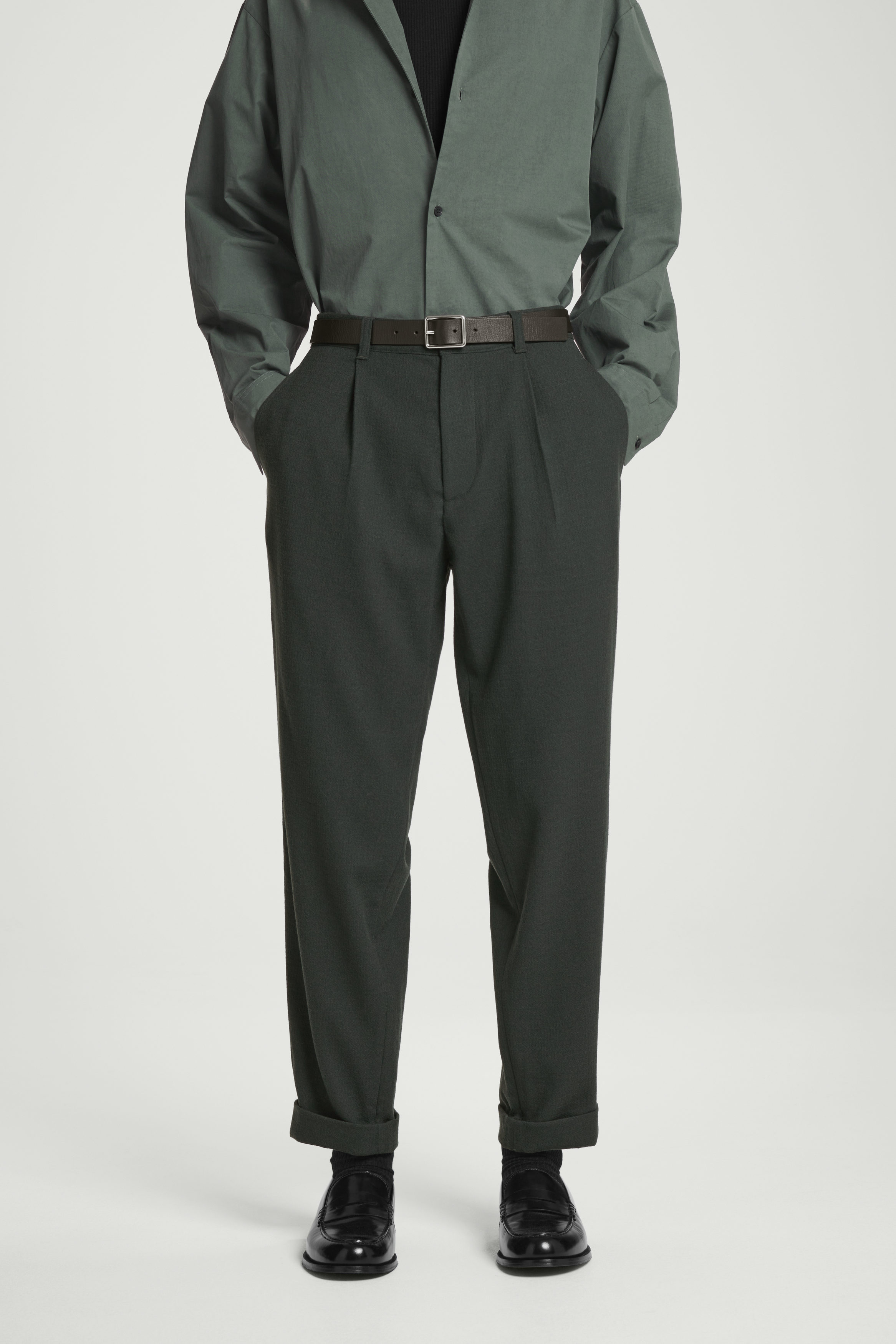 TOD'S★素敵！Pleated wool-twill tapered pants Pleated Tapered Pants | Brooks Brothers
