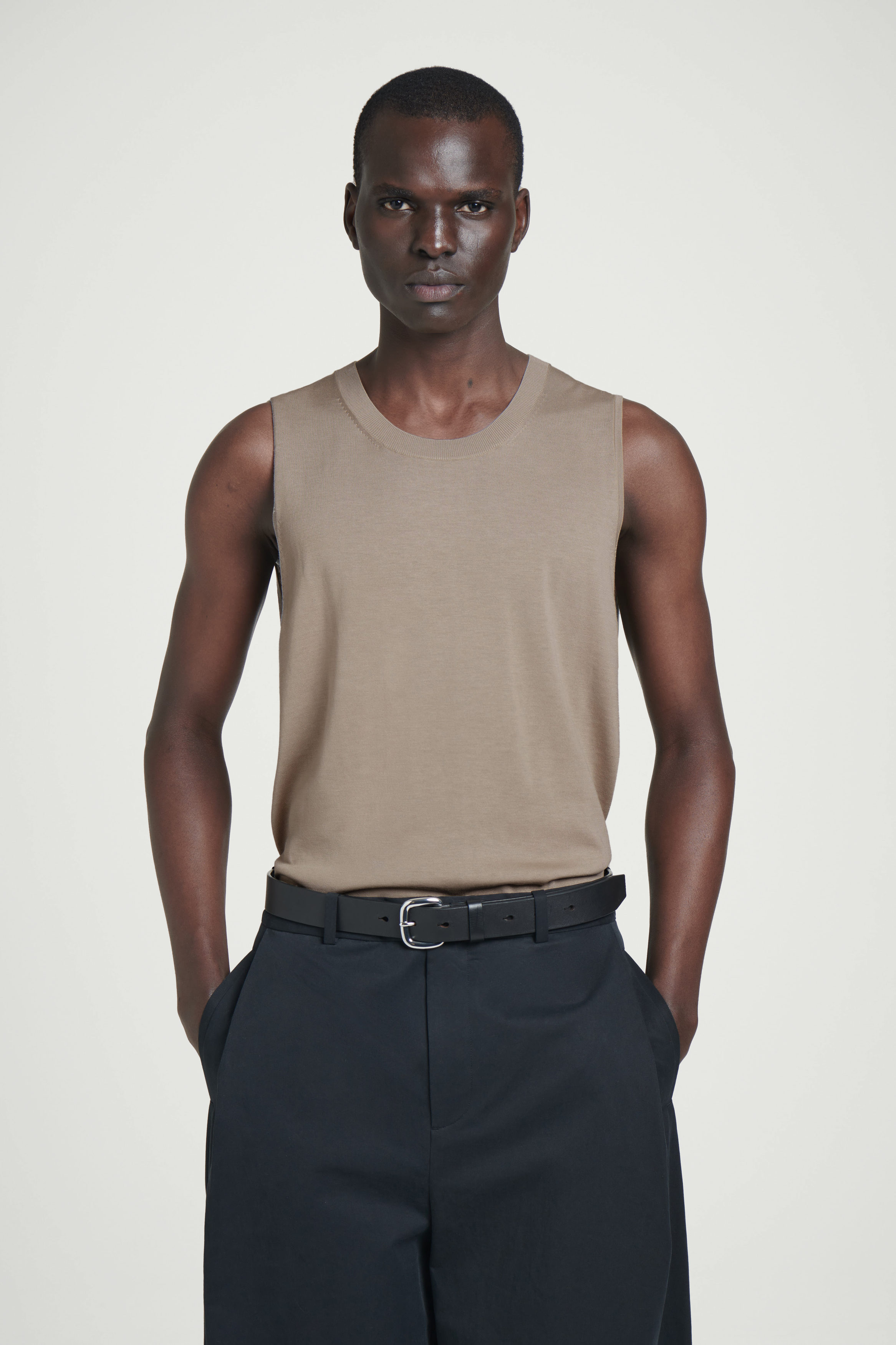 RELAXED KNITTED SILK VEST