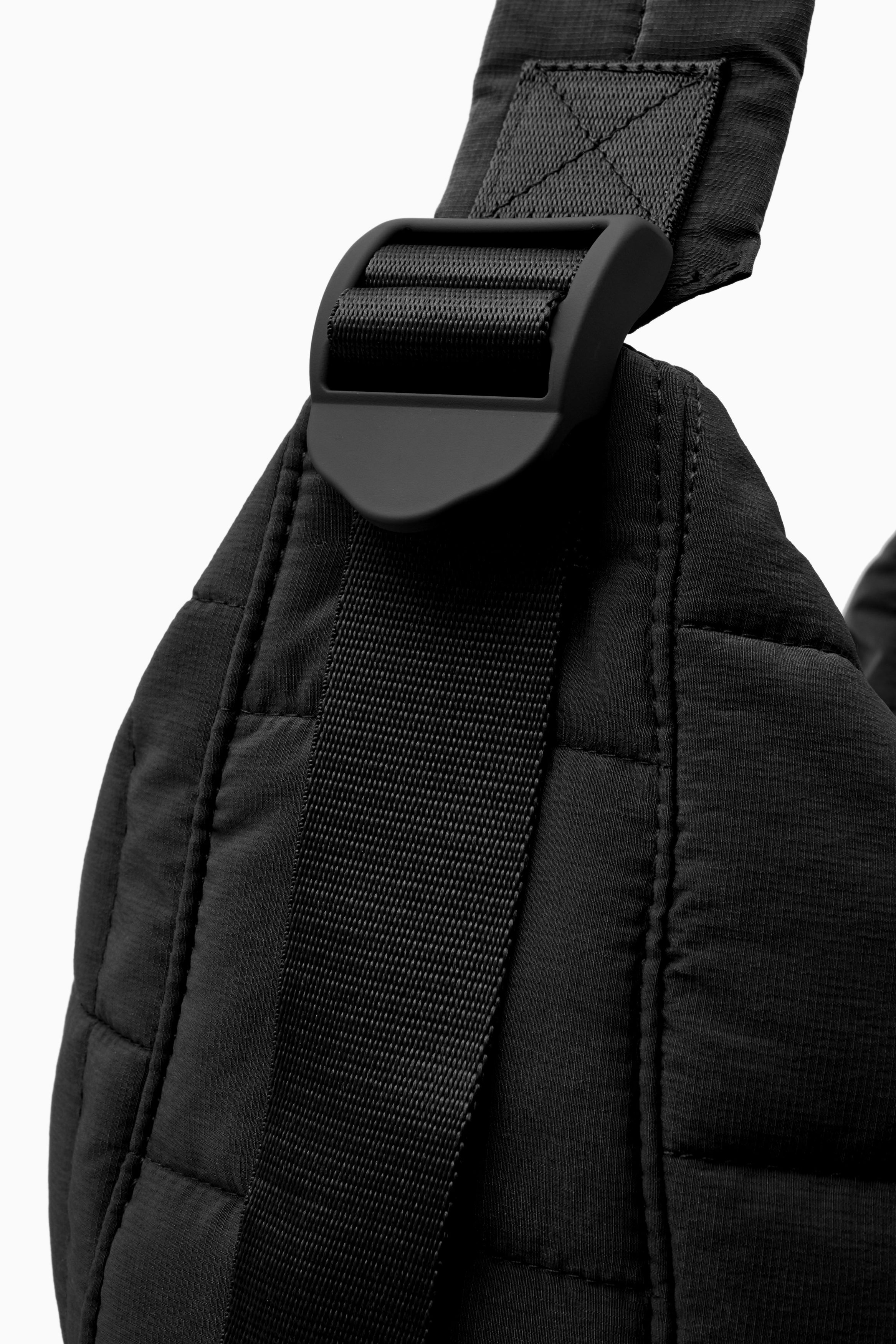 バッグ・カバンその他   Men's Black CKJ Quilted Messenger Slingback HH4 cos-Black-Quilted-Messenger-