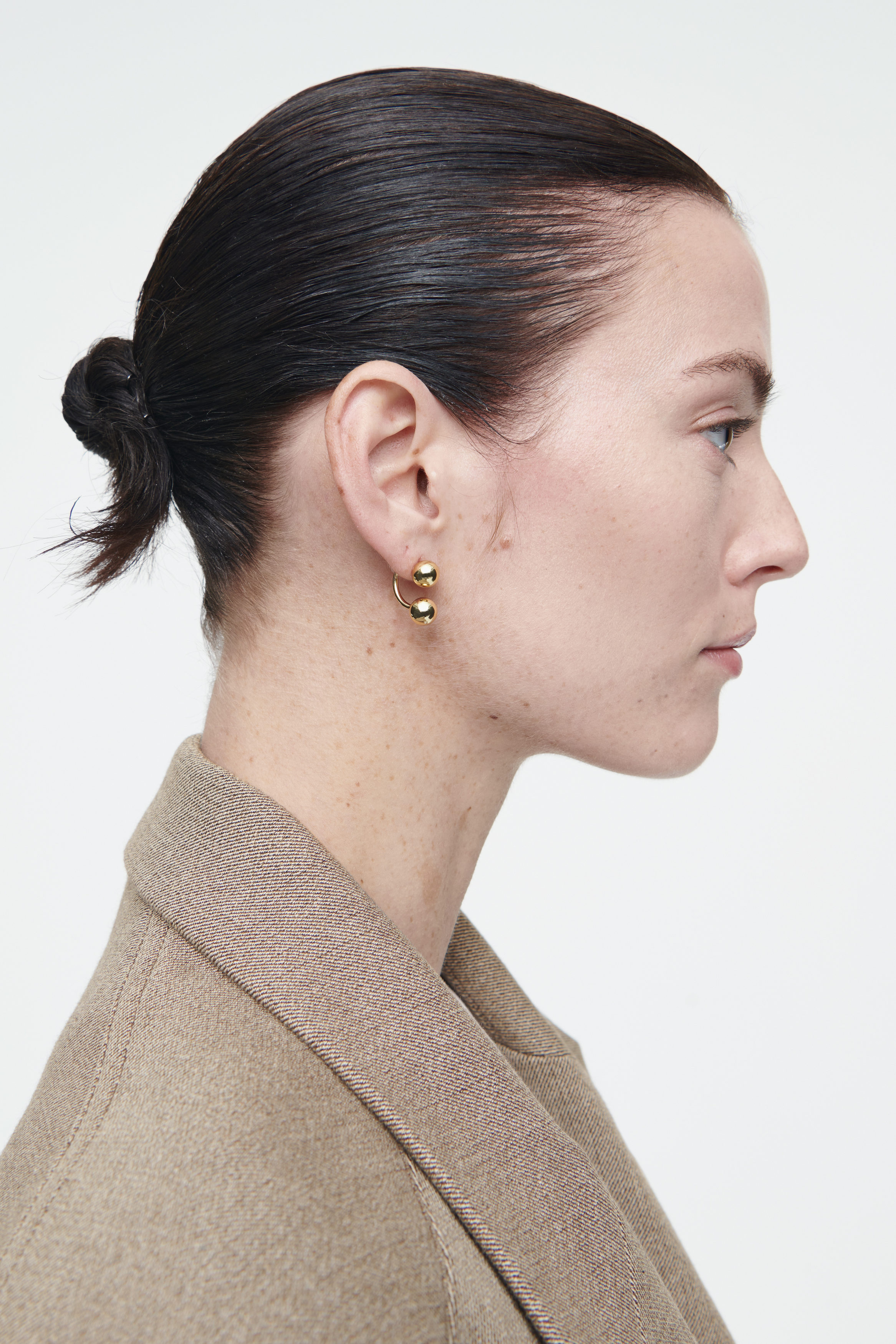 DROPPED SPHERE STUDS - SILVER