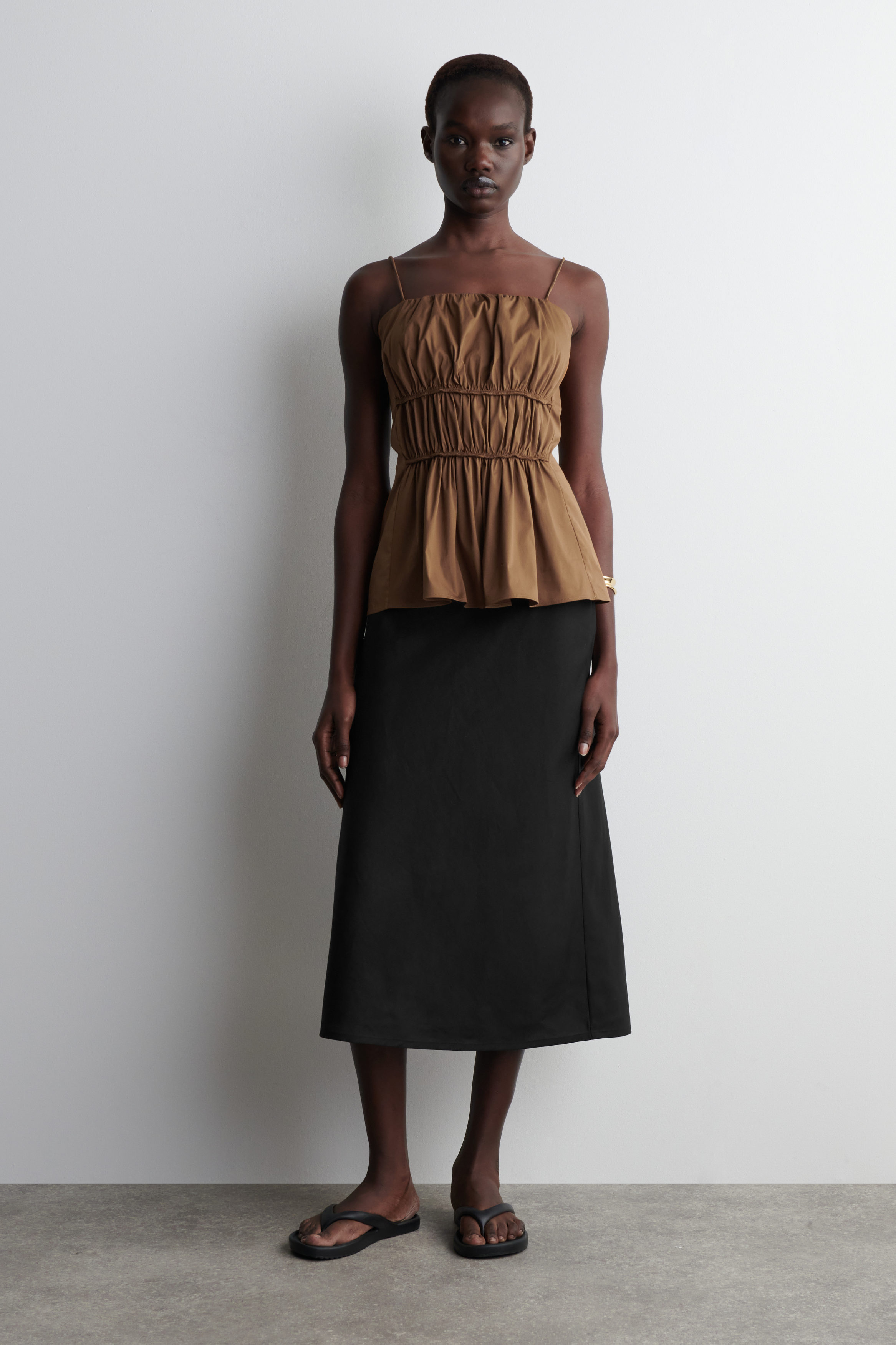 トップス Acka. peplum loose sweat brown ASOS DESIGN boxy tee with asymmetric peplum hem in chocolate