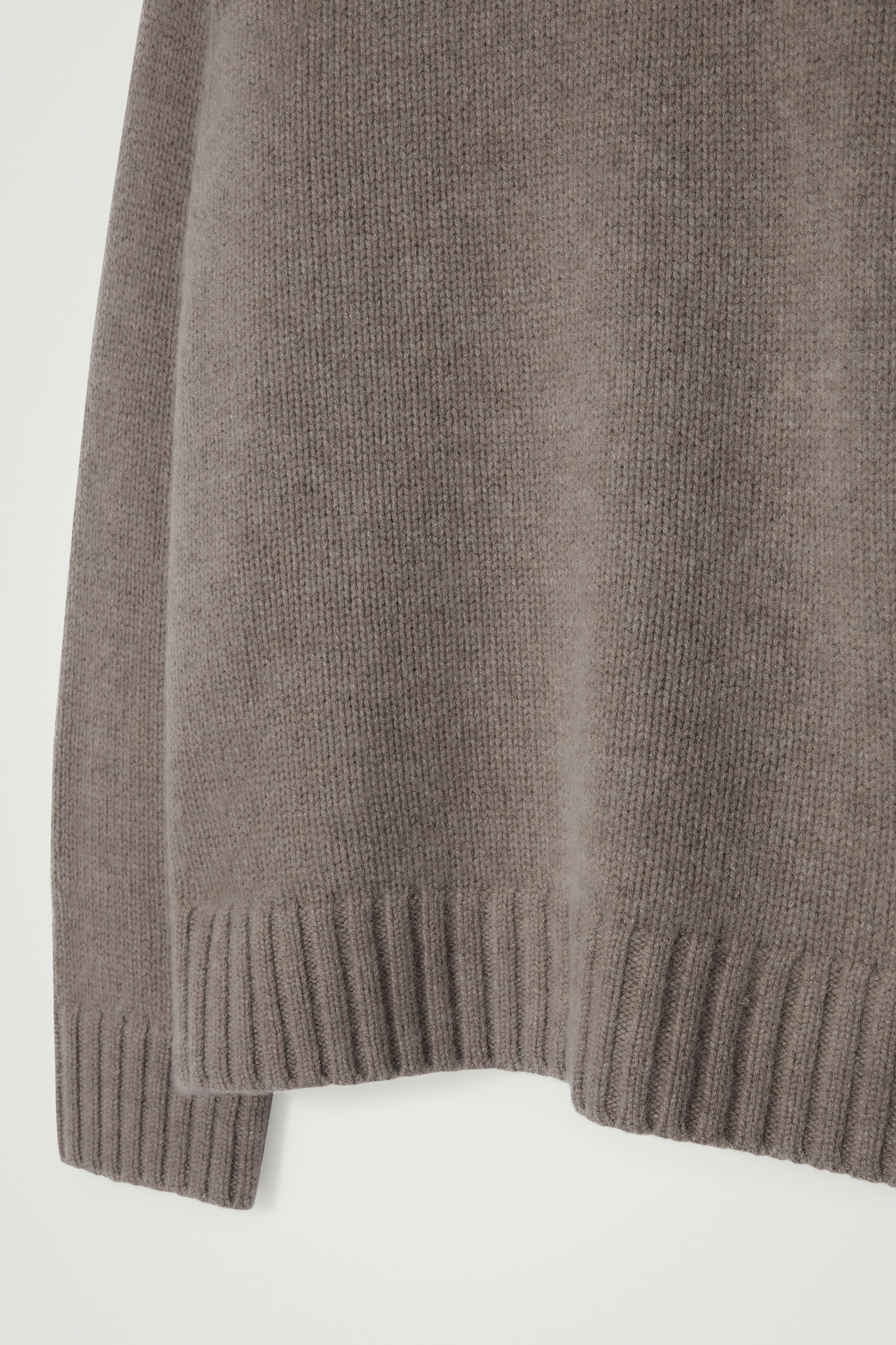 CHUNKY PURE CASHMERE JUMPER - BEIGE CHUNKY PURE CASHMERE JUMPER - BEIGE