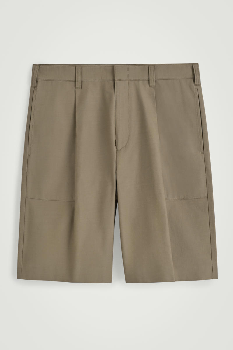 Cotton-Twill Chino Shorts in Beige