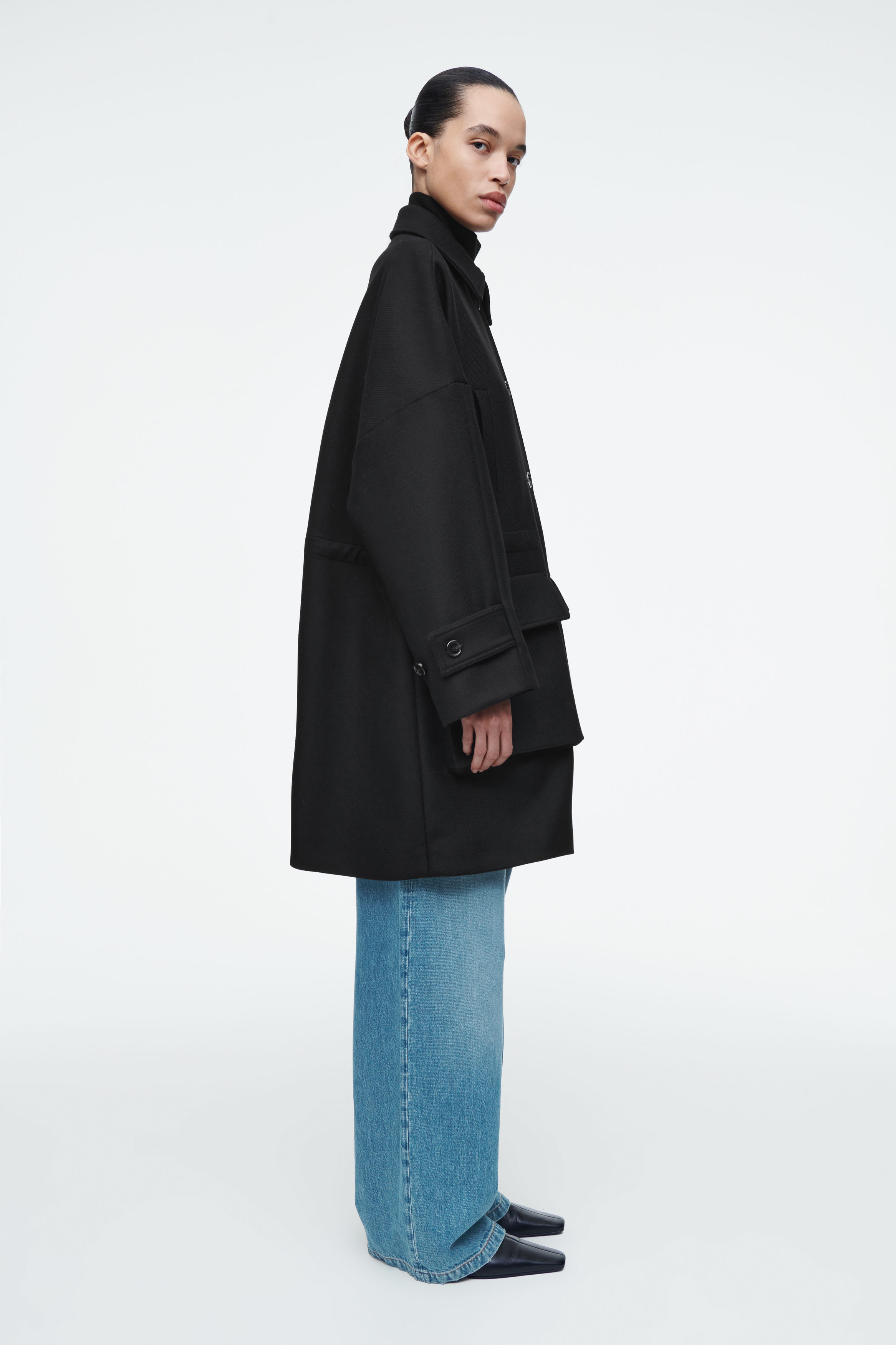 OVERSIZED WOOL WORKWEAR COAT - BLACK | COS
