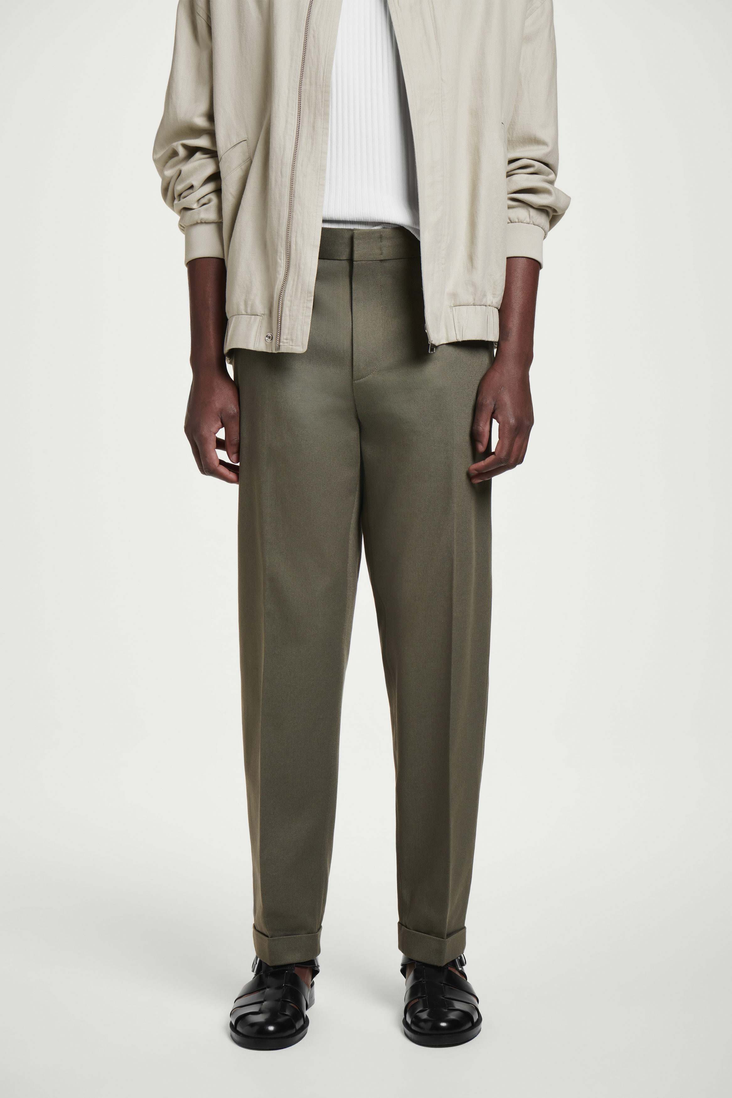 TURN-UP TAPERED TWILL TROUSERS - KHAKI | COS