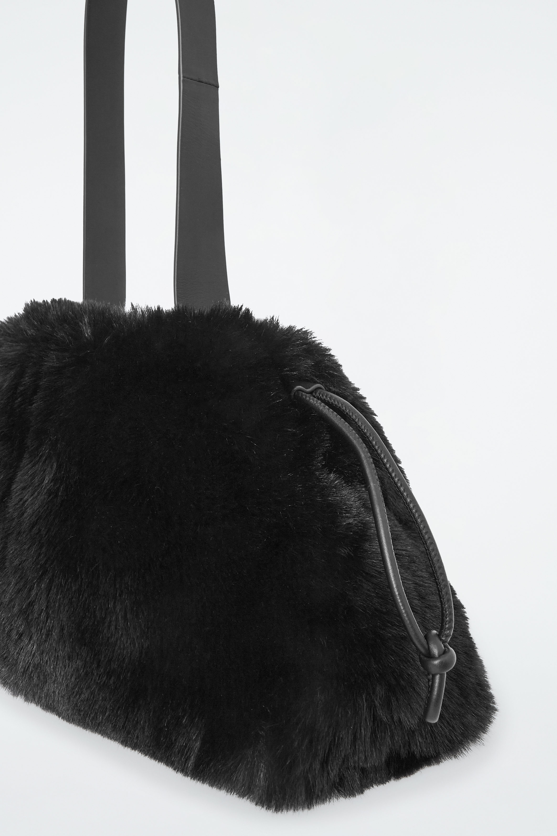 Cos CAVATELLI CLUTCH BAG FAUX FUR King's Cross