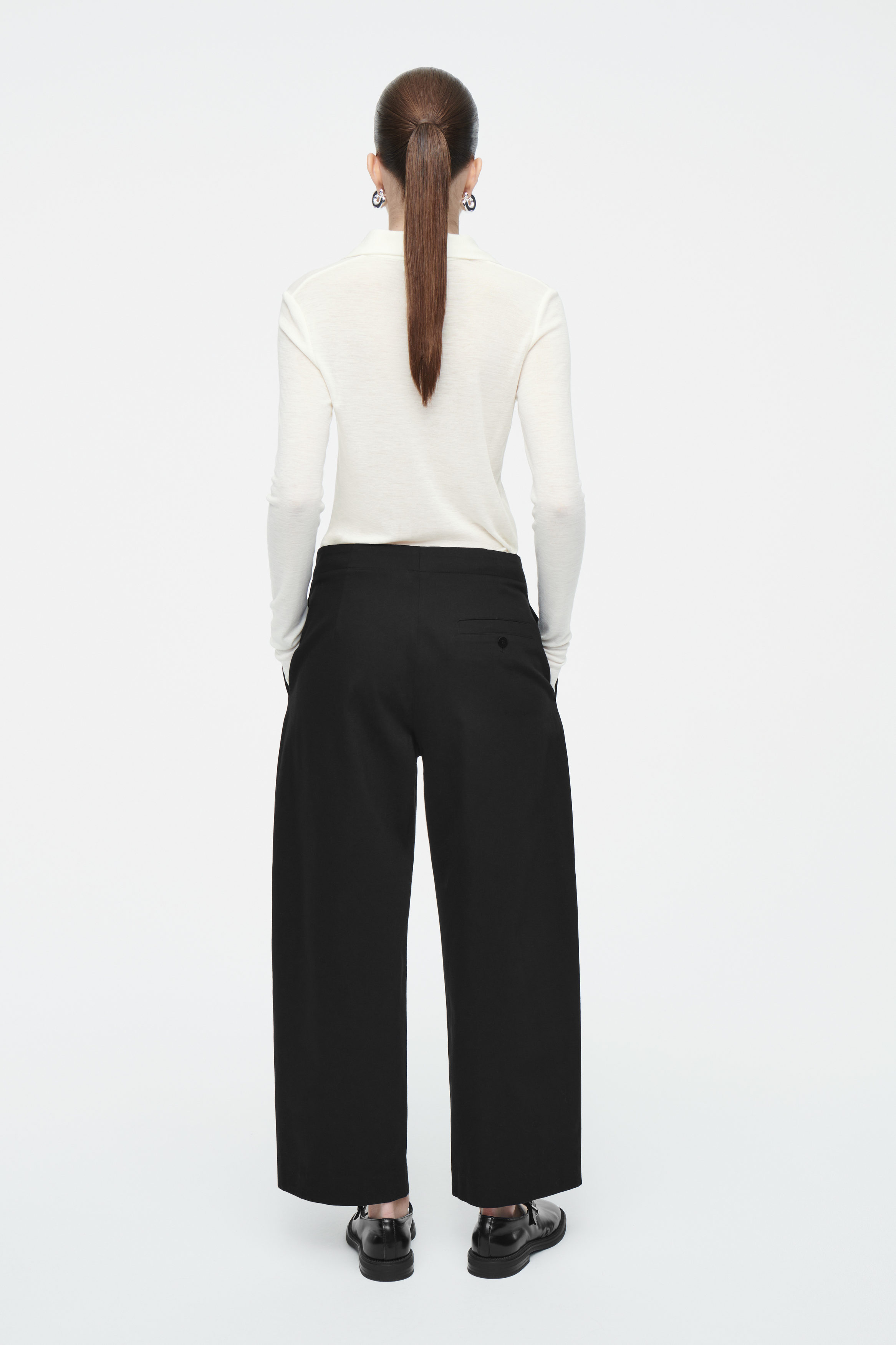 COS Pleated Barrel-Leg Chinos | endource