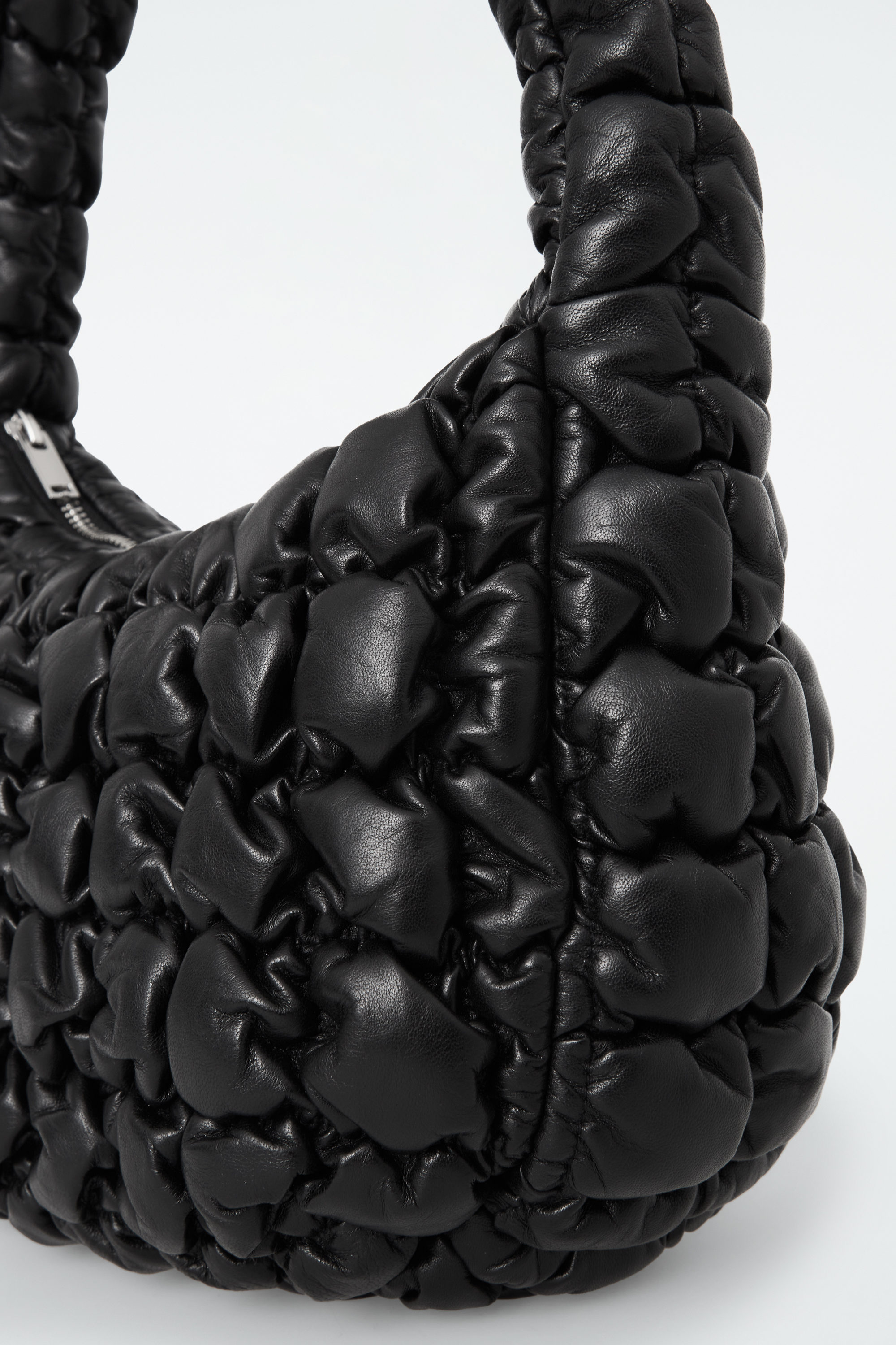 【COS】 Quilted Micro Bag Black QUILTED MICRO BAG - BLACK | COS