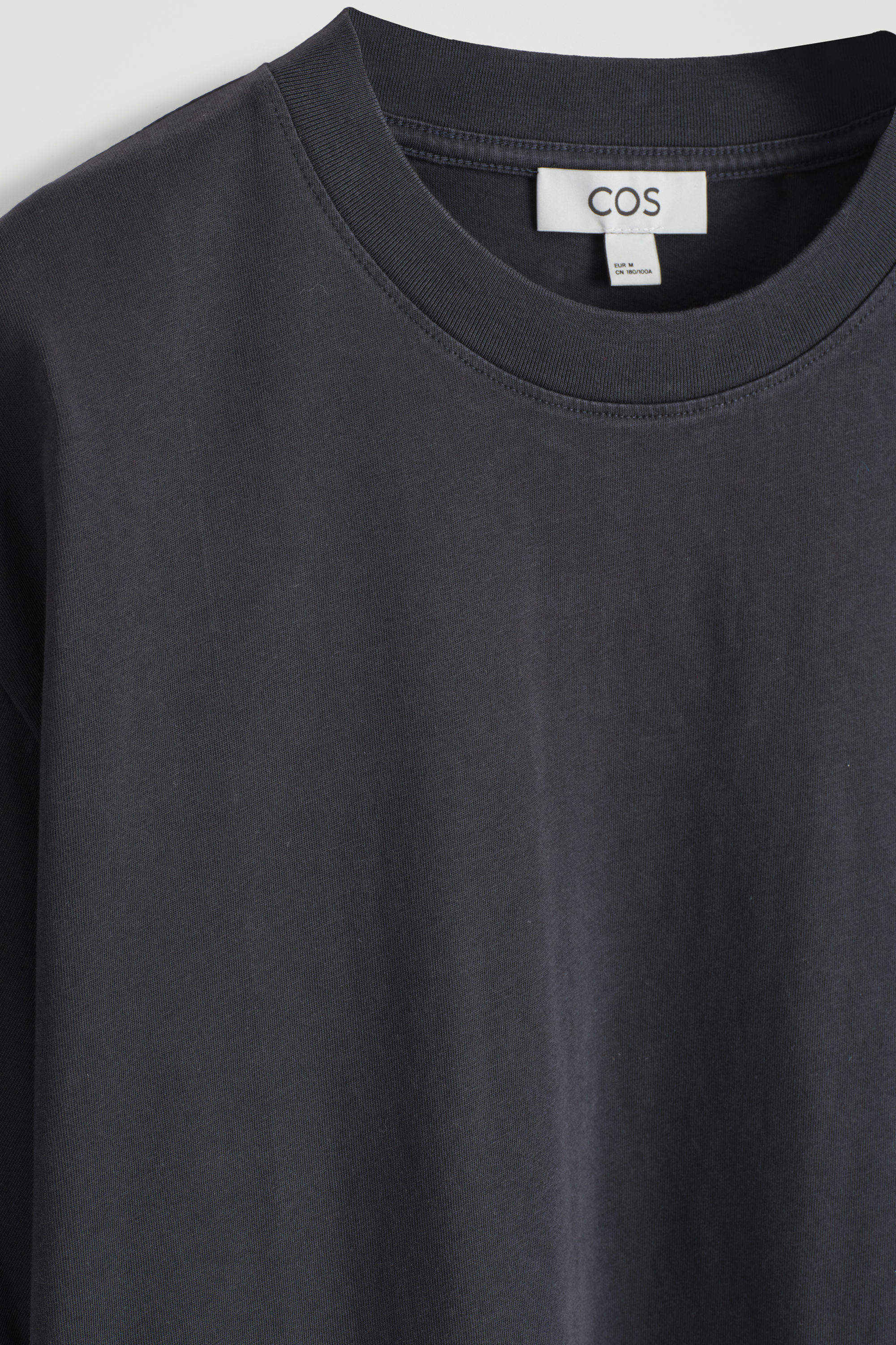 RELAXED LIGHTWEIGHT COTTON T-SHIRT - NAVY | COS