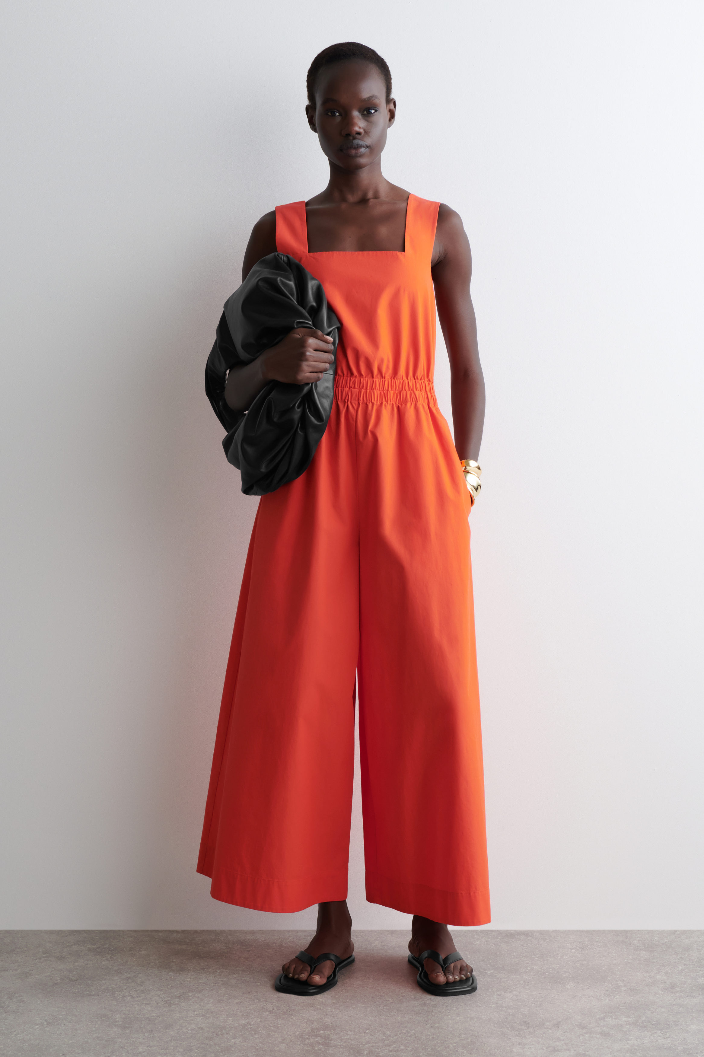 【最終値下】louren back open cocoon jumpsuit louren back open cocoon jumpsuit