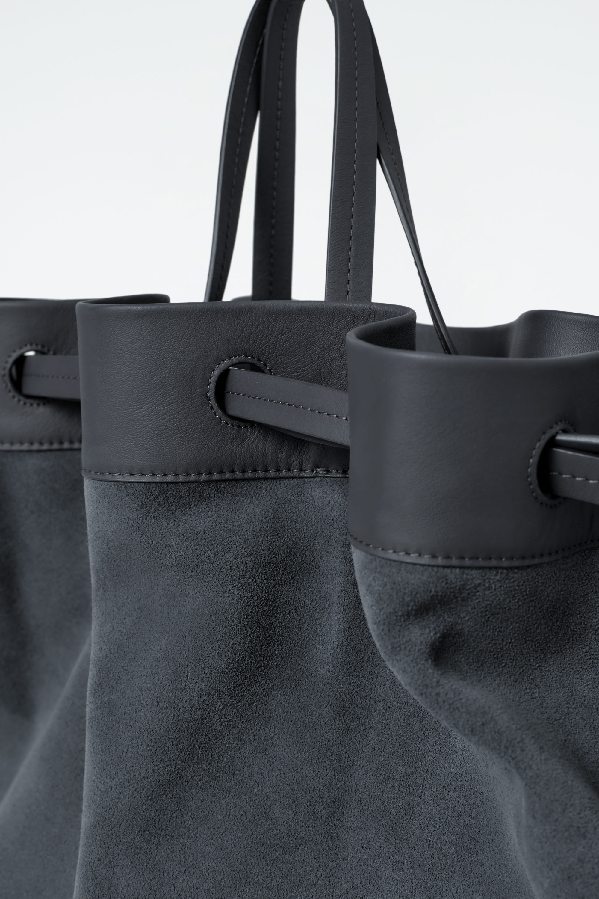 SUEDE DRAWSTRING TOTE BAG - ANTHRACITE | COS