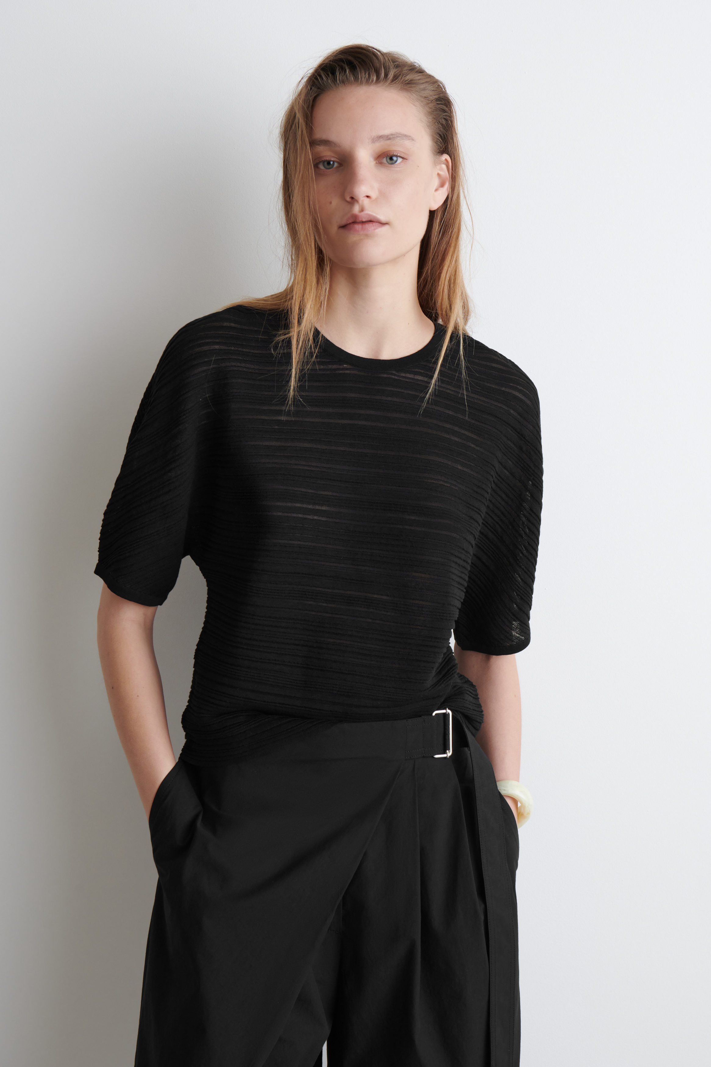 PLEATED KNITTED T-SHIRT