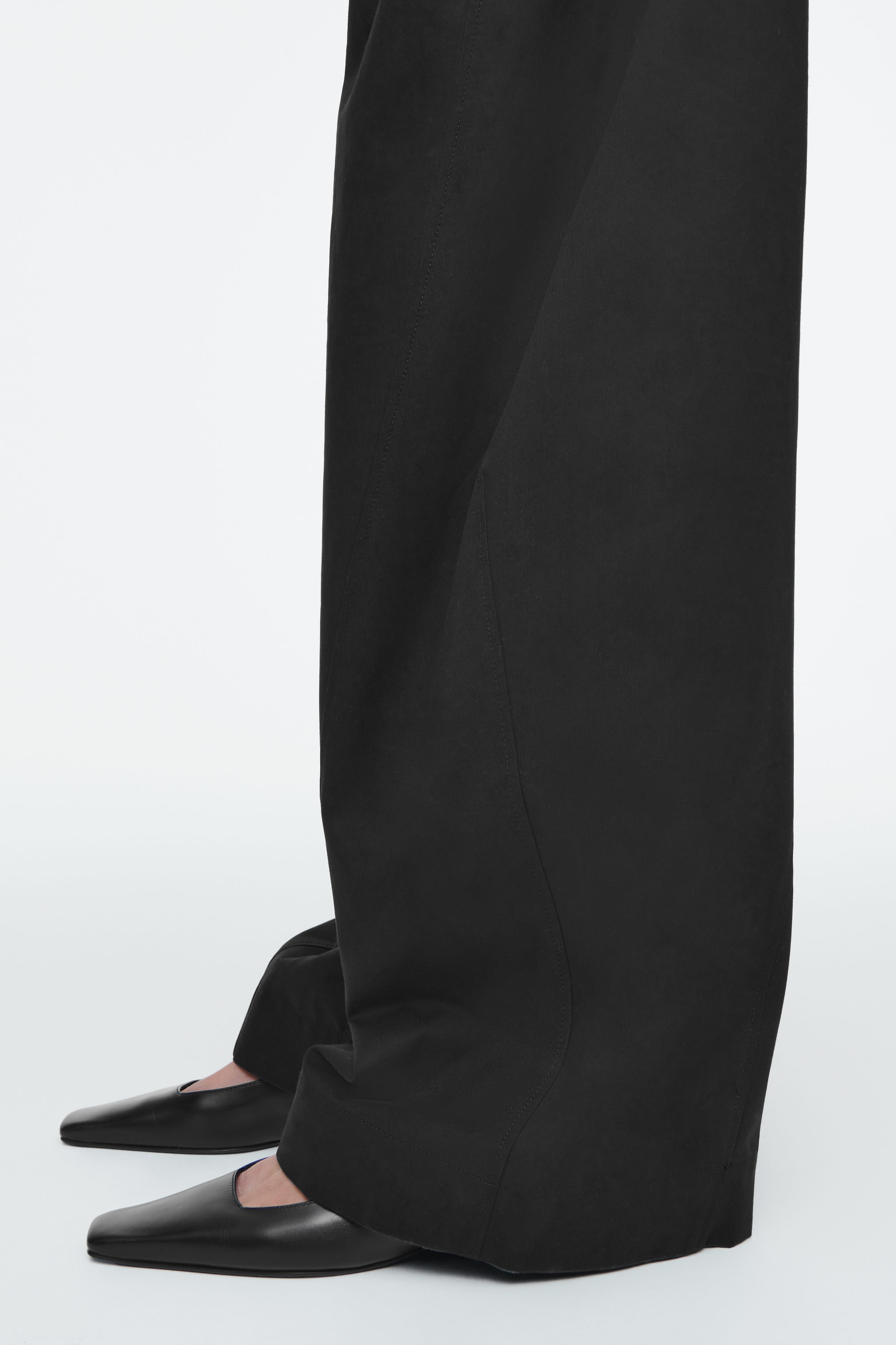 Cos DECONSTRUCTED COTTON BARREL-LEG TROUSERS | King's Cross