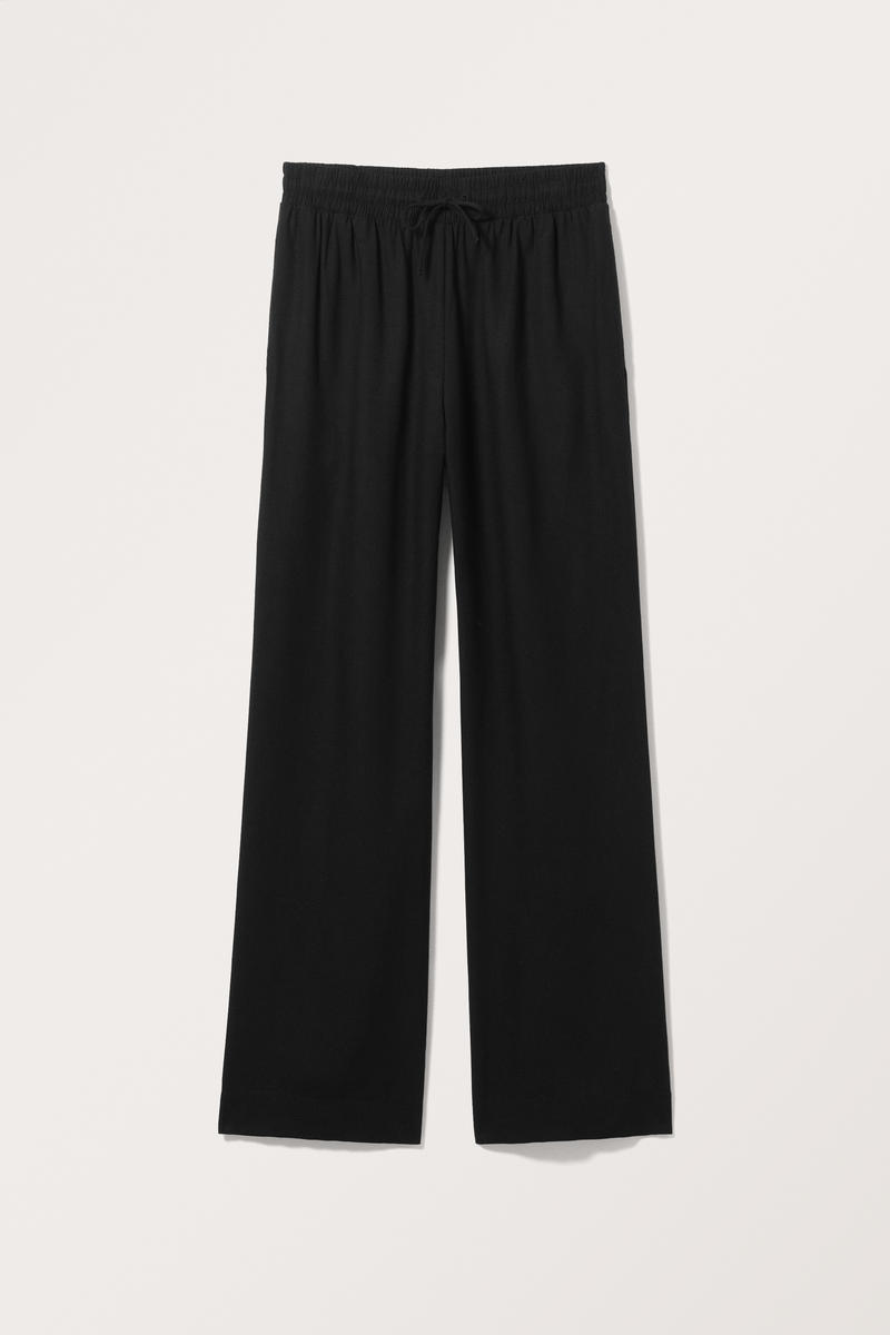 Viskosbyxor med raka ben