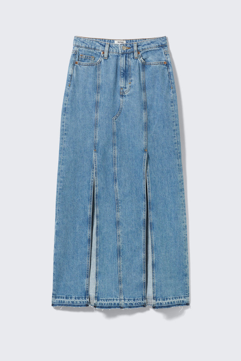 Jeanskjol med slits och medelhög midja