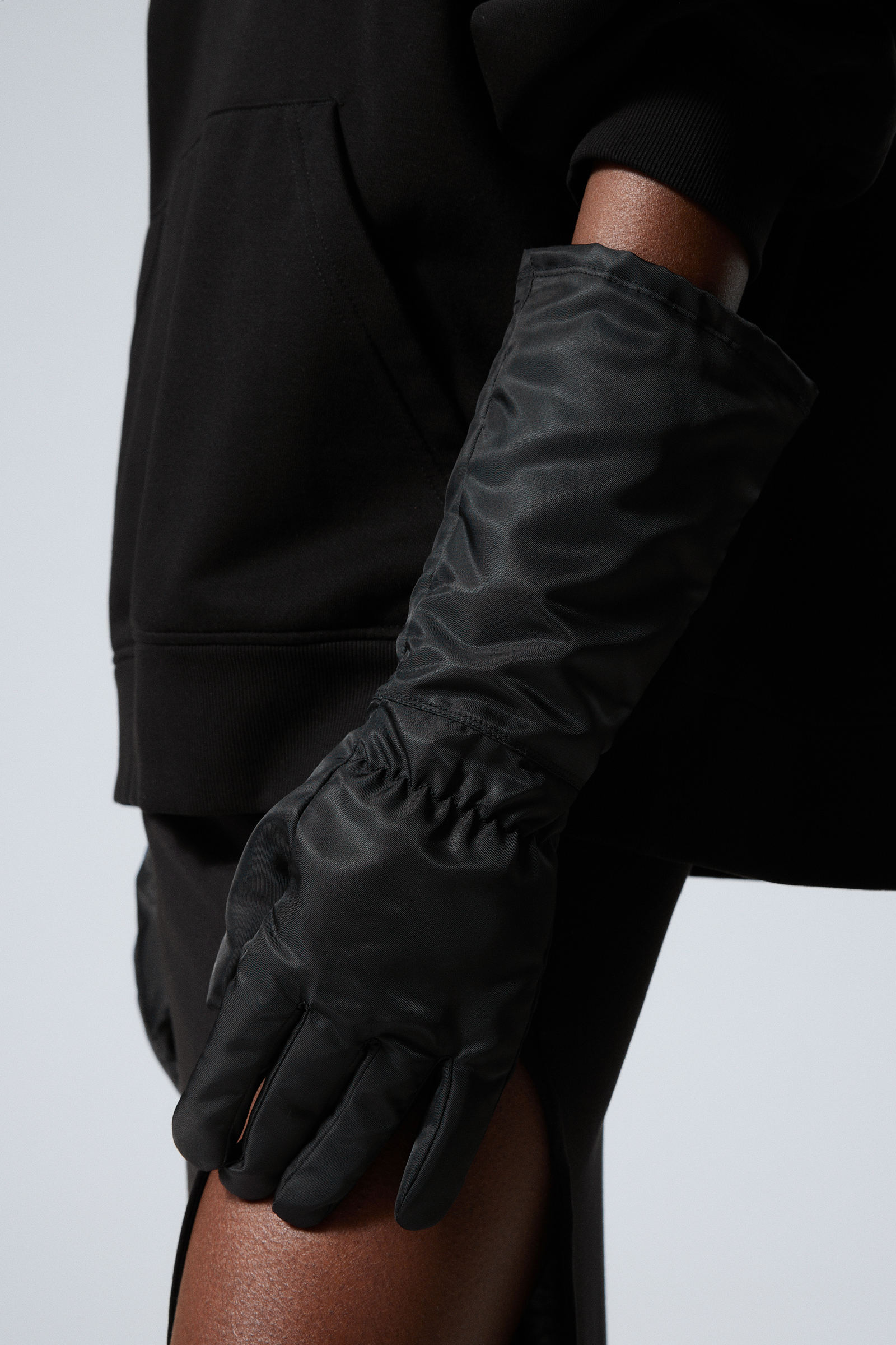 Black - Long Woven Finger Gloves - 2