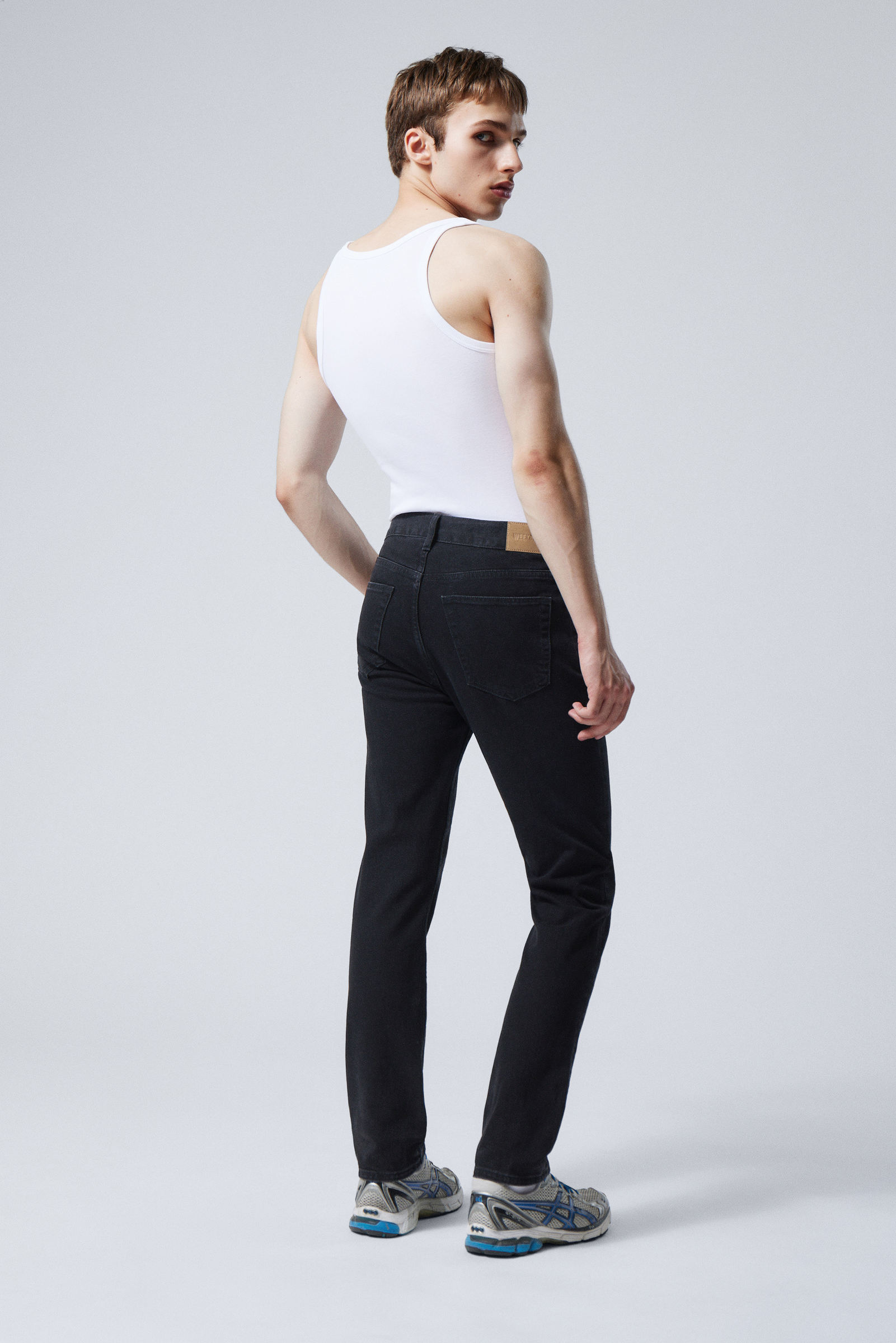 Almost Black - Black - Easy Regular Straight Leg Jeans - 6