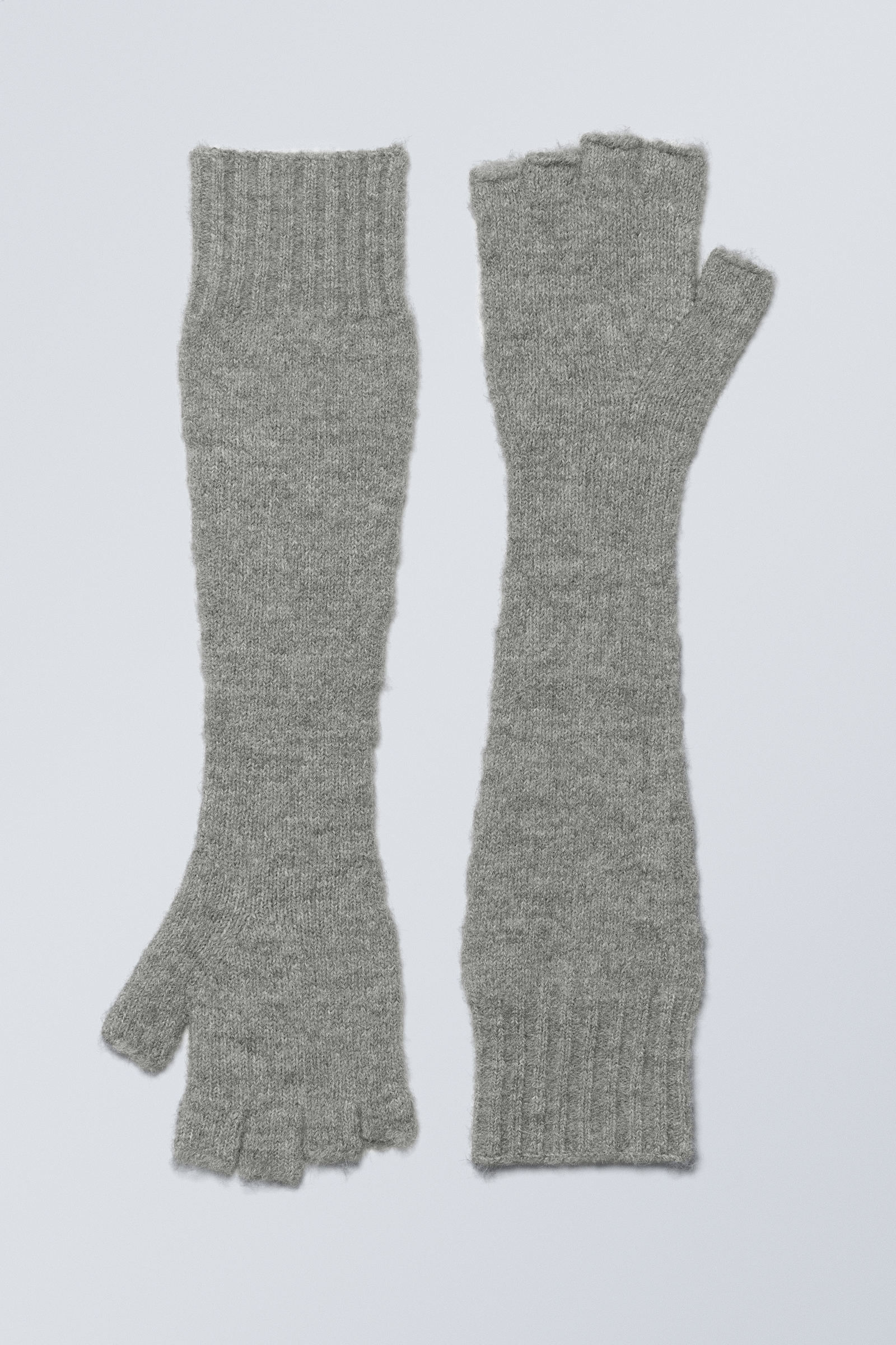 #7B7D79 - Long Knitted Gloves