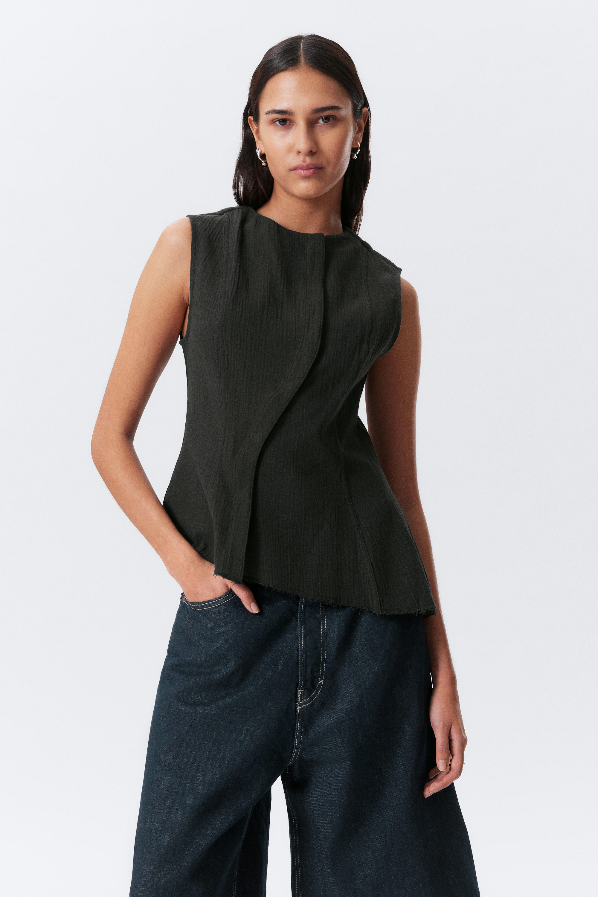ボーダーズ　PEPLUM SLEEVELESS TEE sleeveless asymmetric peplum top - Black | Weekday WW