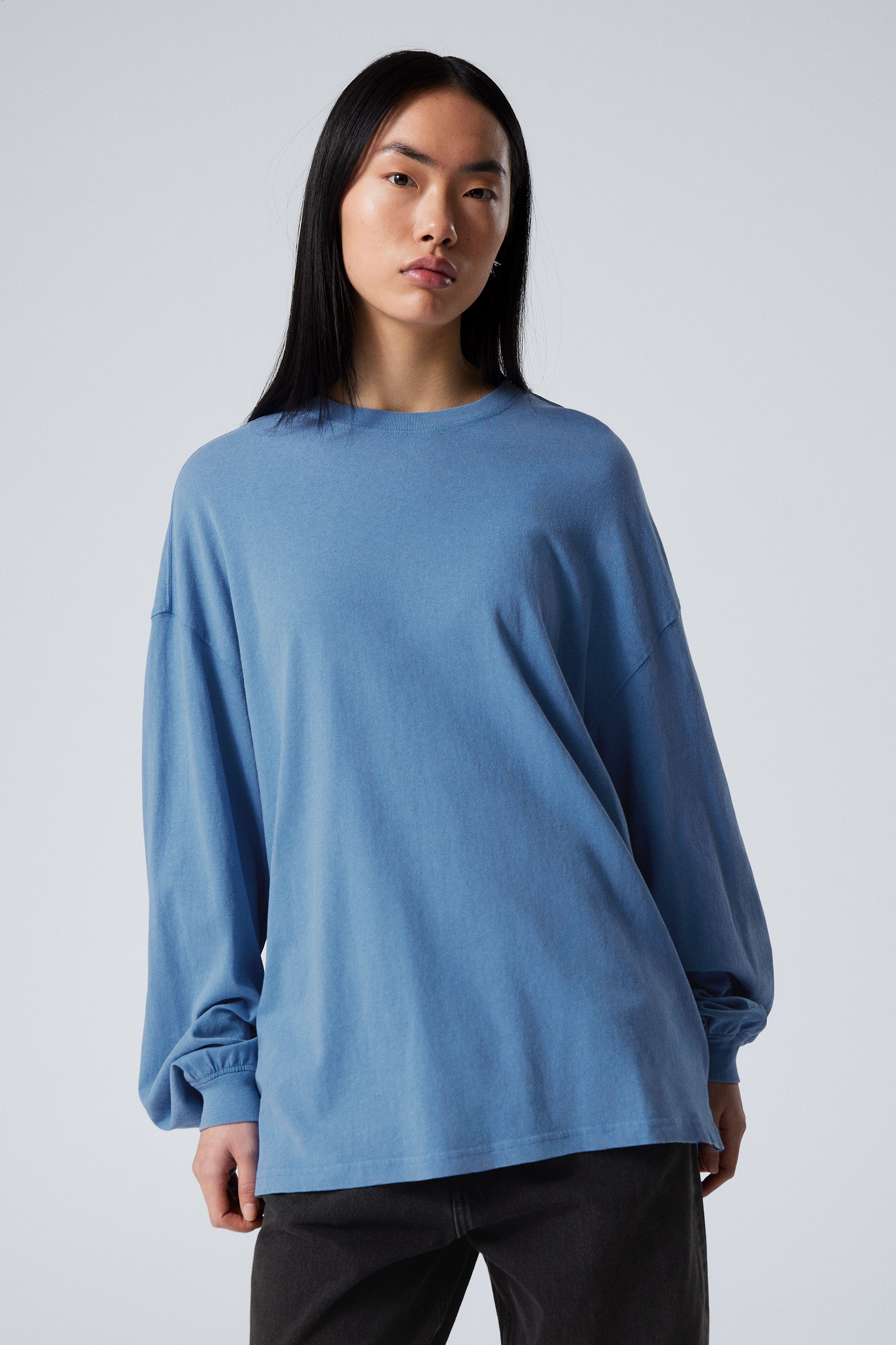 Long-Sleeved Oversized T-shirt